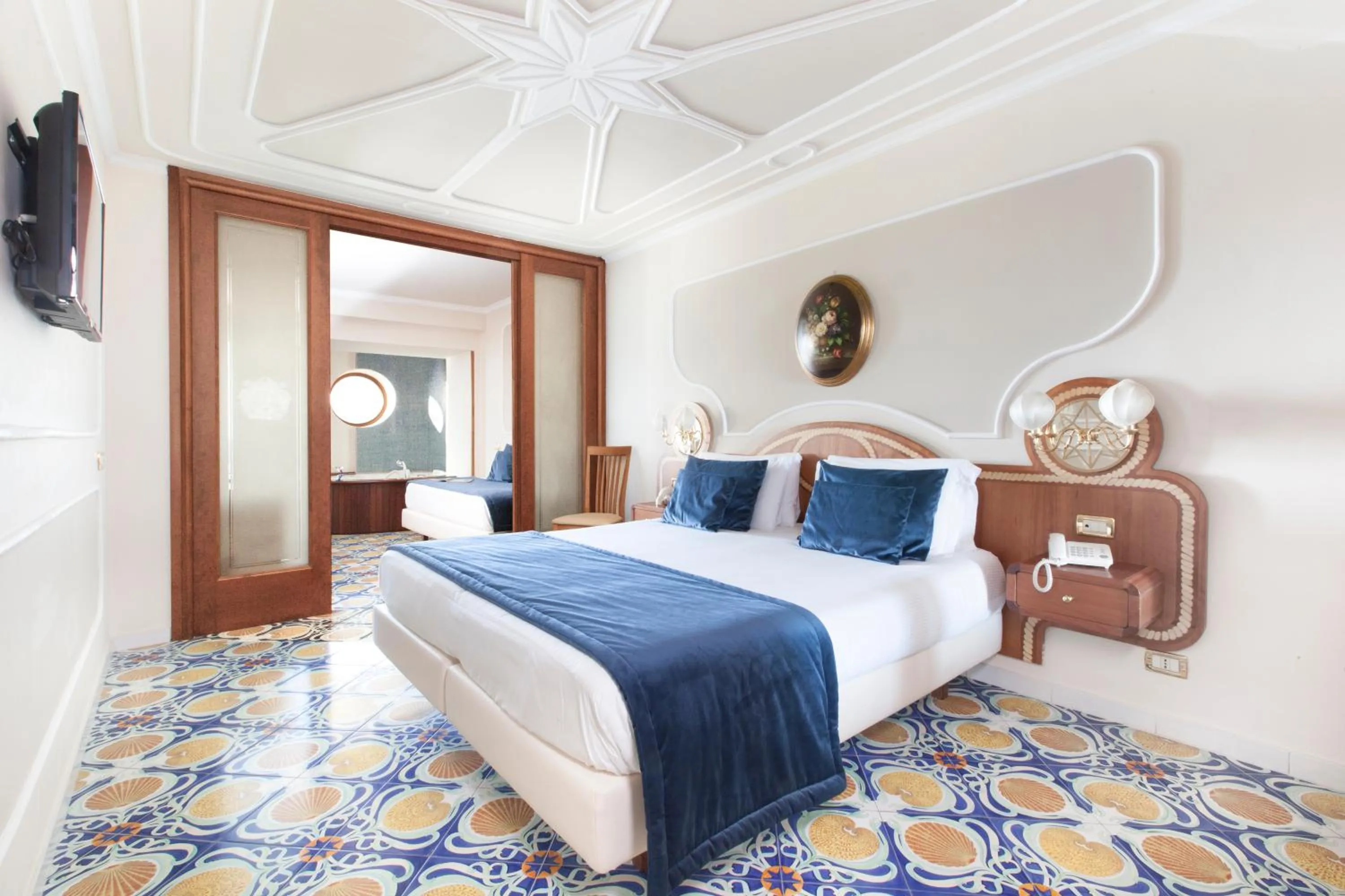 Photo of the whole room, Bed in Mar Hotel Alimuri