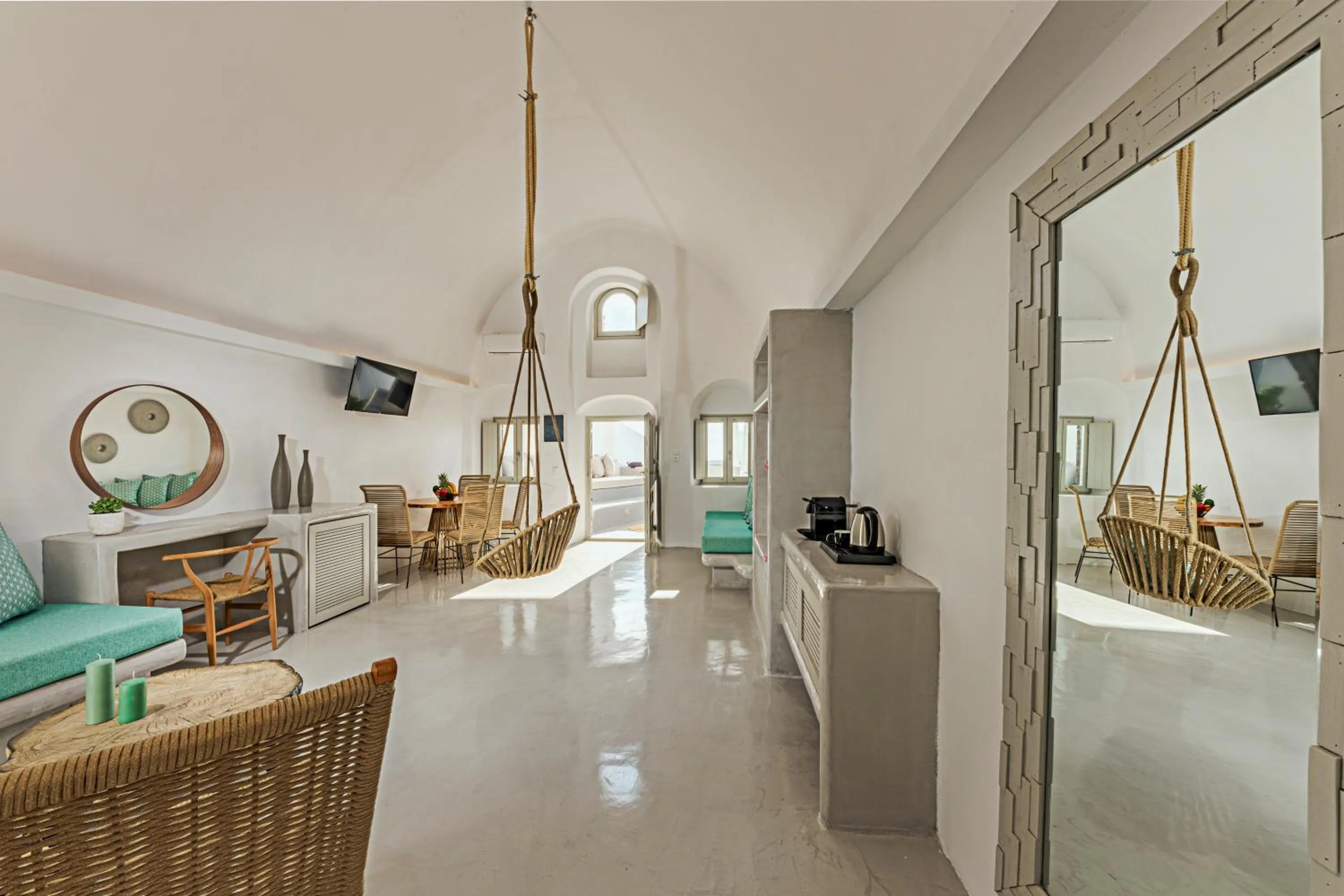 Seating area in Kaleidoscope Imerovigli Suites