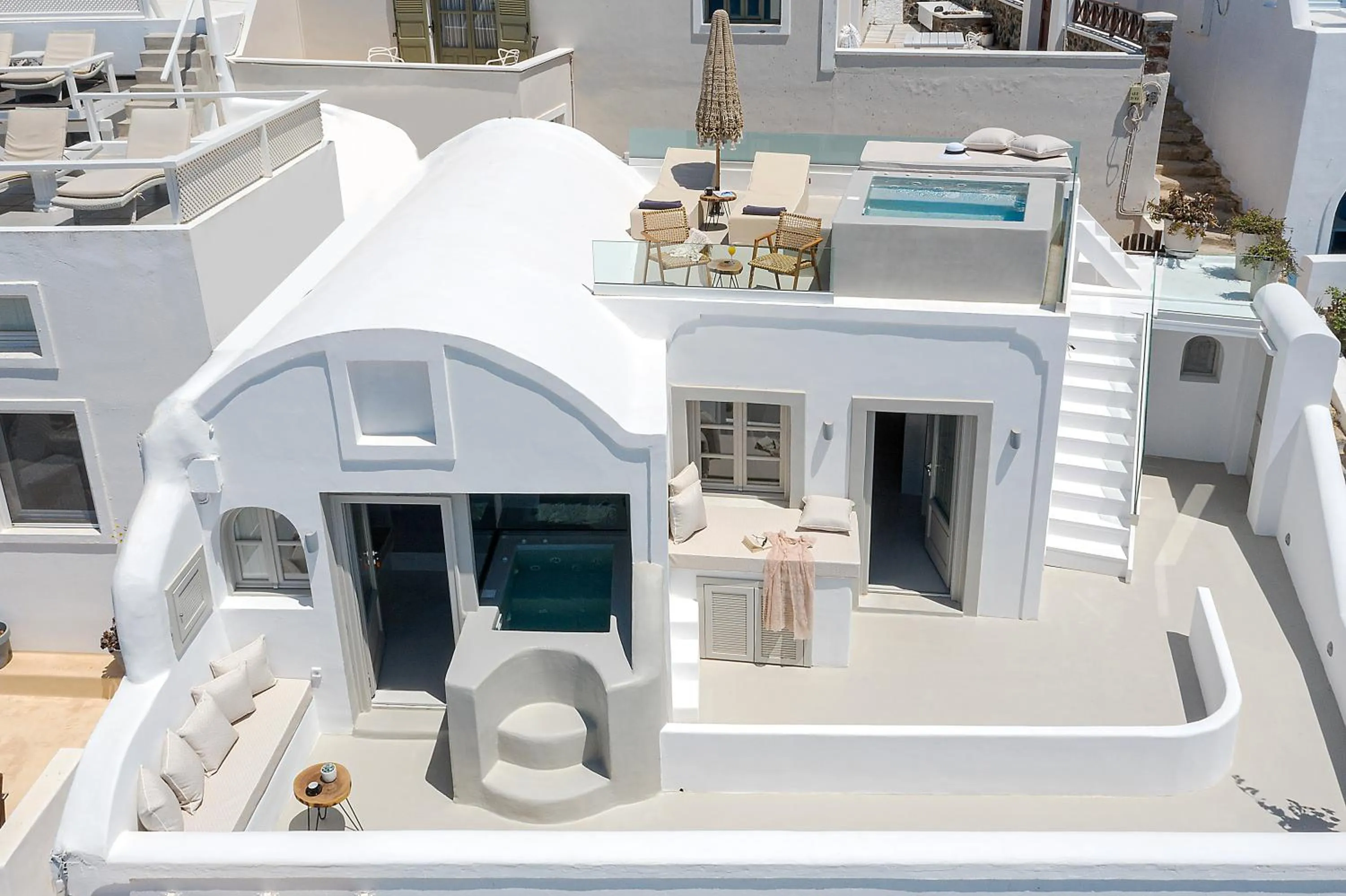 Patio in Kaleidoscope Imerovigli Suites