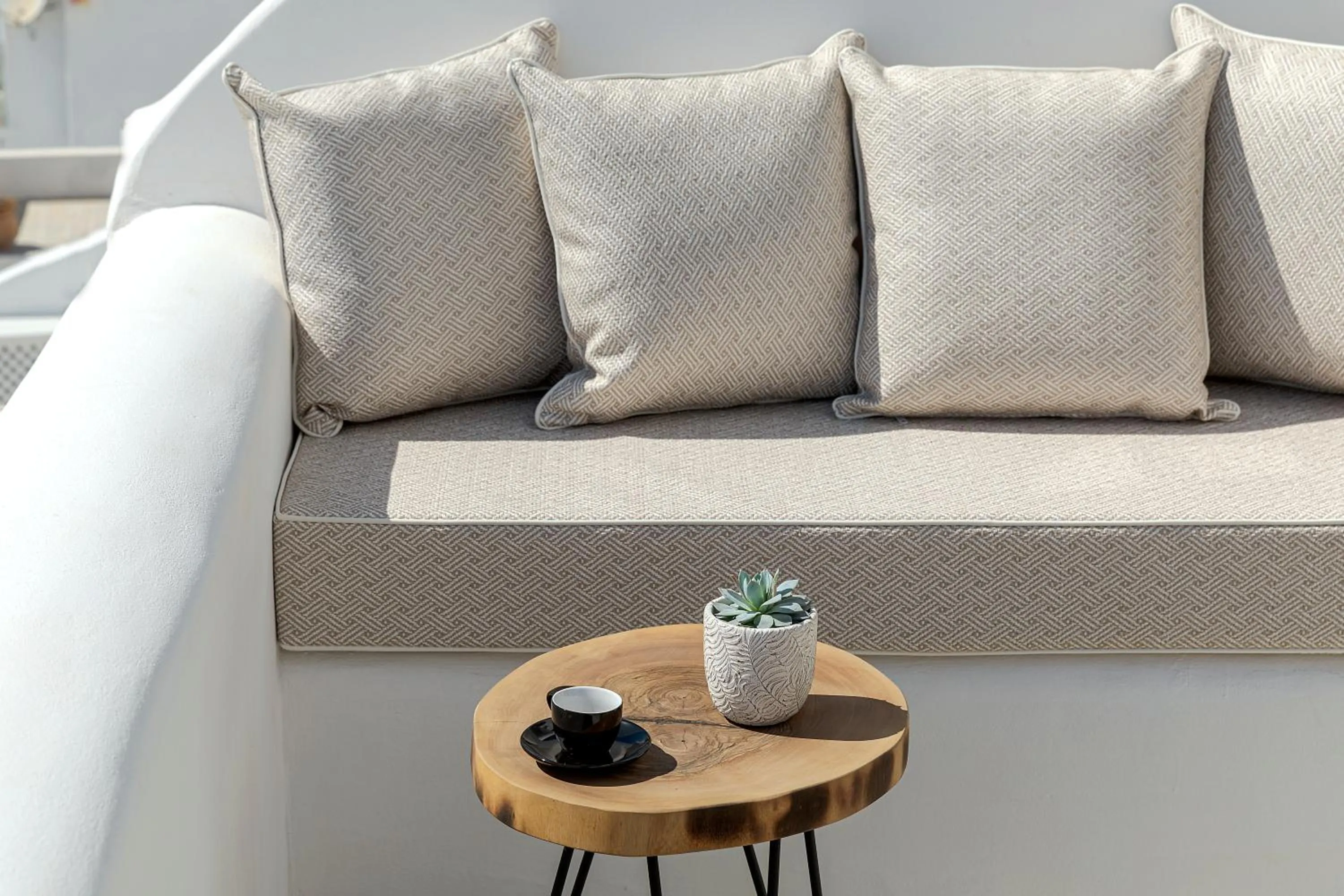 Patio in Kaleidoscope Imerovigli Suites