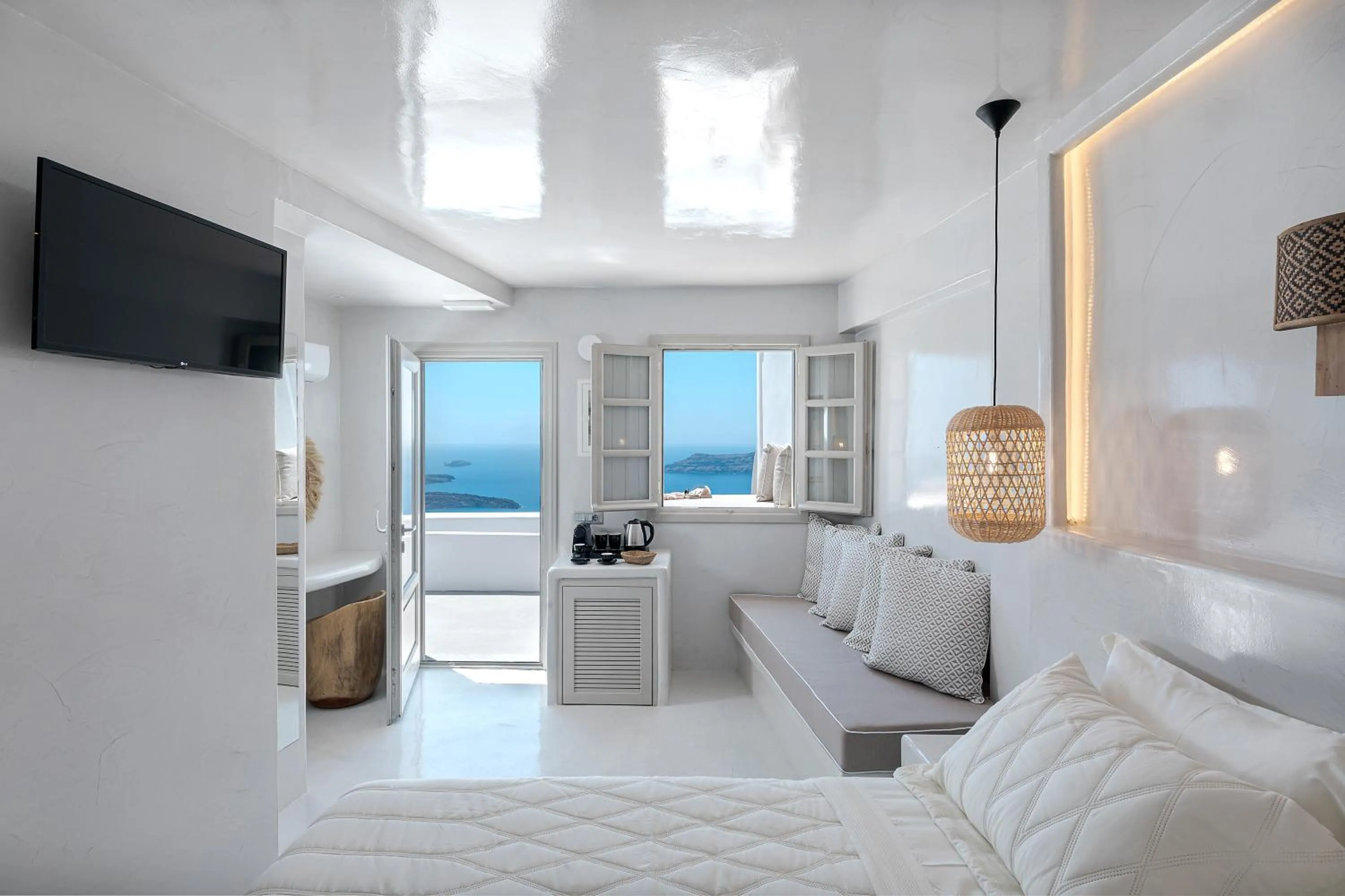 Bedroom, Bed in Kaleidoscope Imerovigli Suites