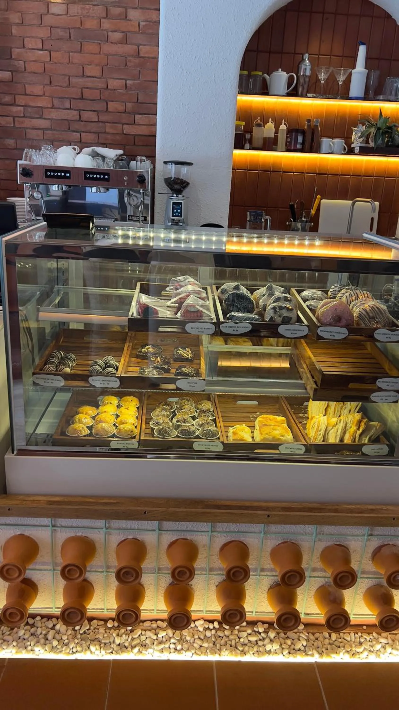 Food and drinks in Hotel Kailash Kutee