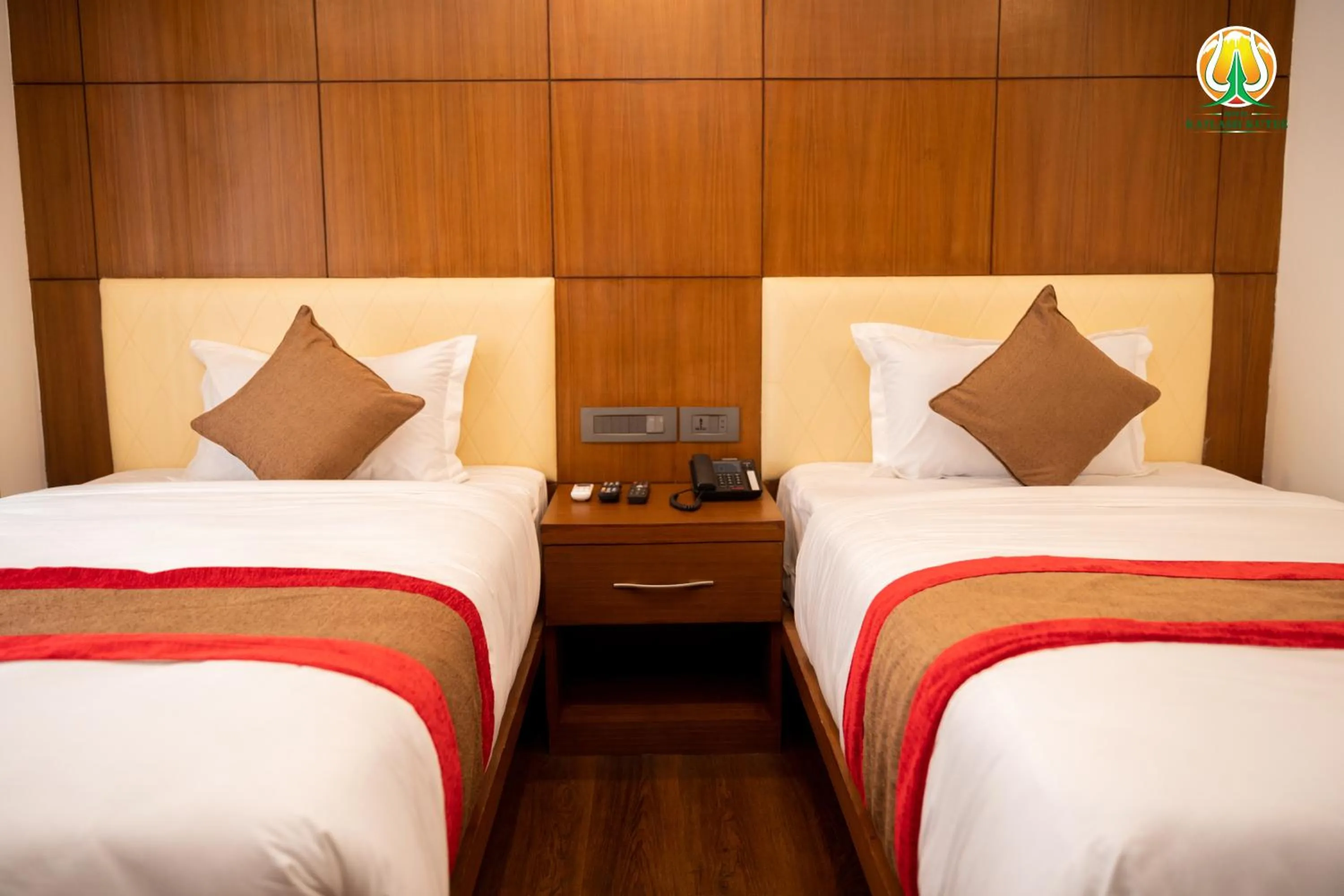 Bedroom, Bed in Hotel Kailash Kutee