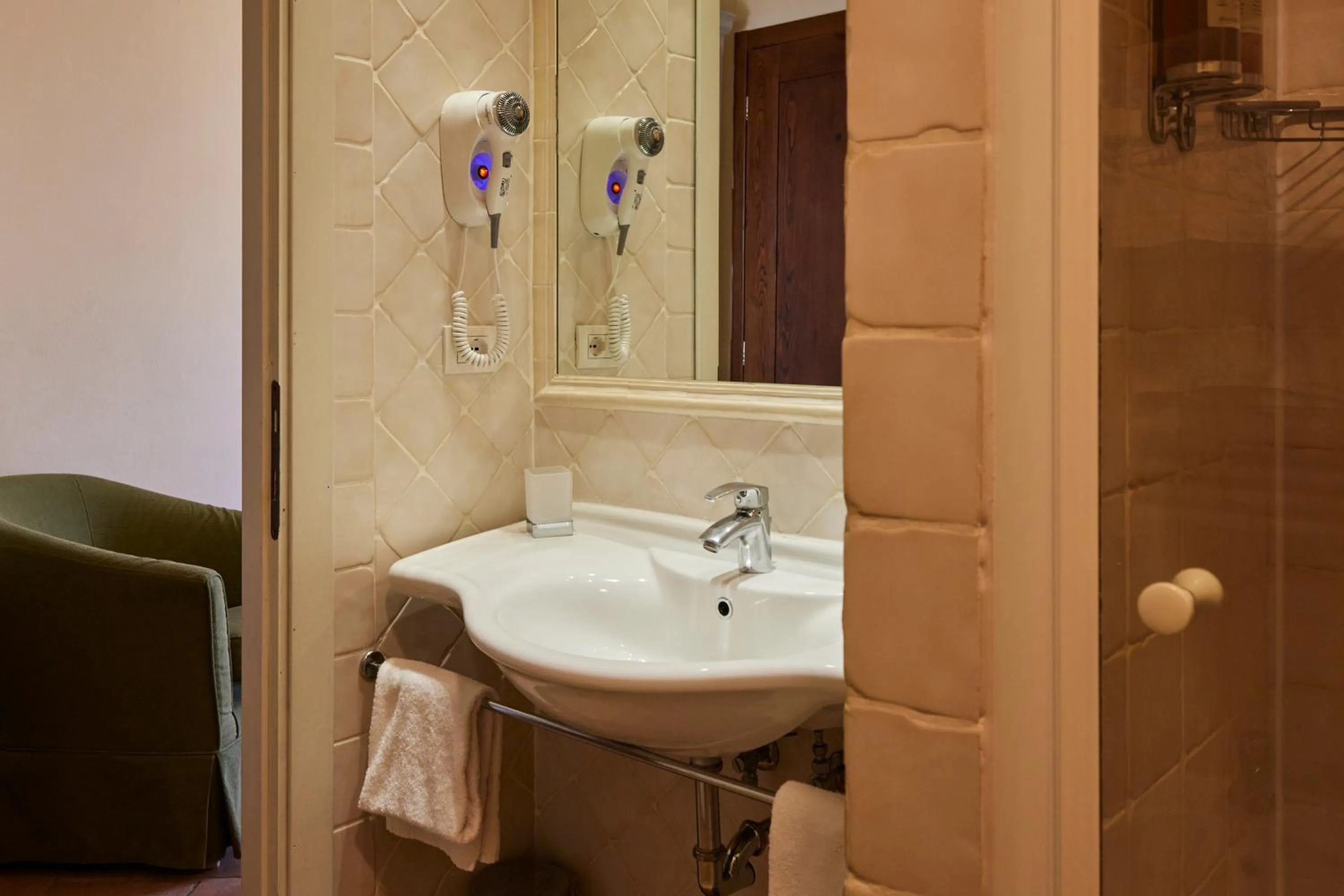 Bathroom in Hotel Borgo Di Cortefreda - Place of Charme
