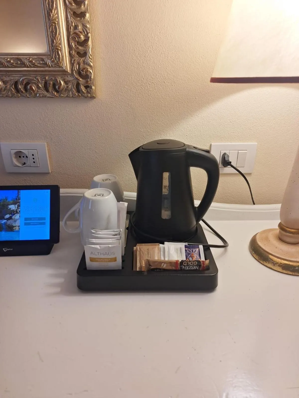 Coffee/tea facilities in Hotel Borgo Di Cortefreda - Place of Charme