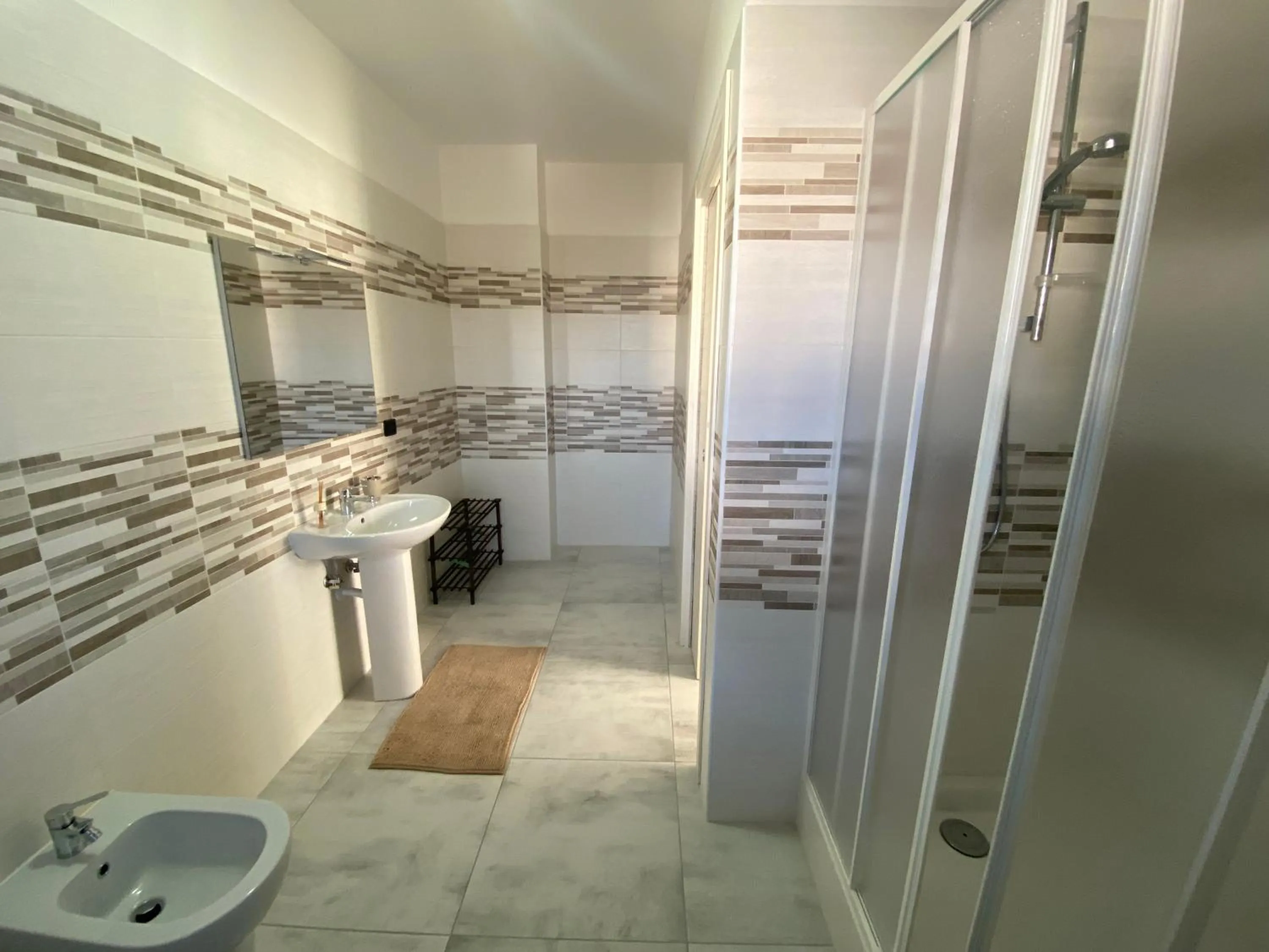 Shower in B&B Santa Colomba