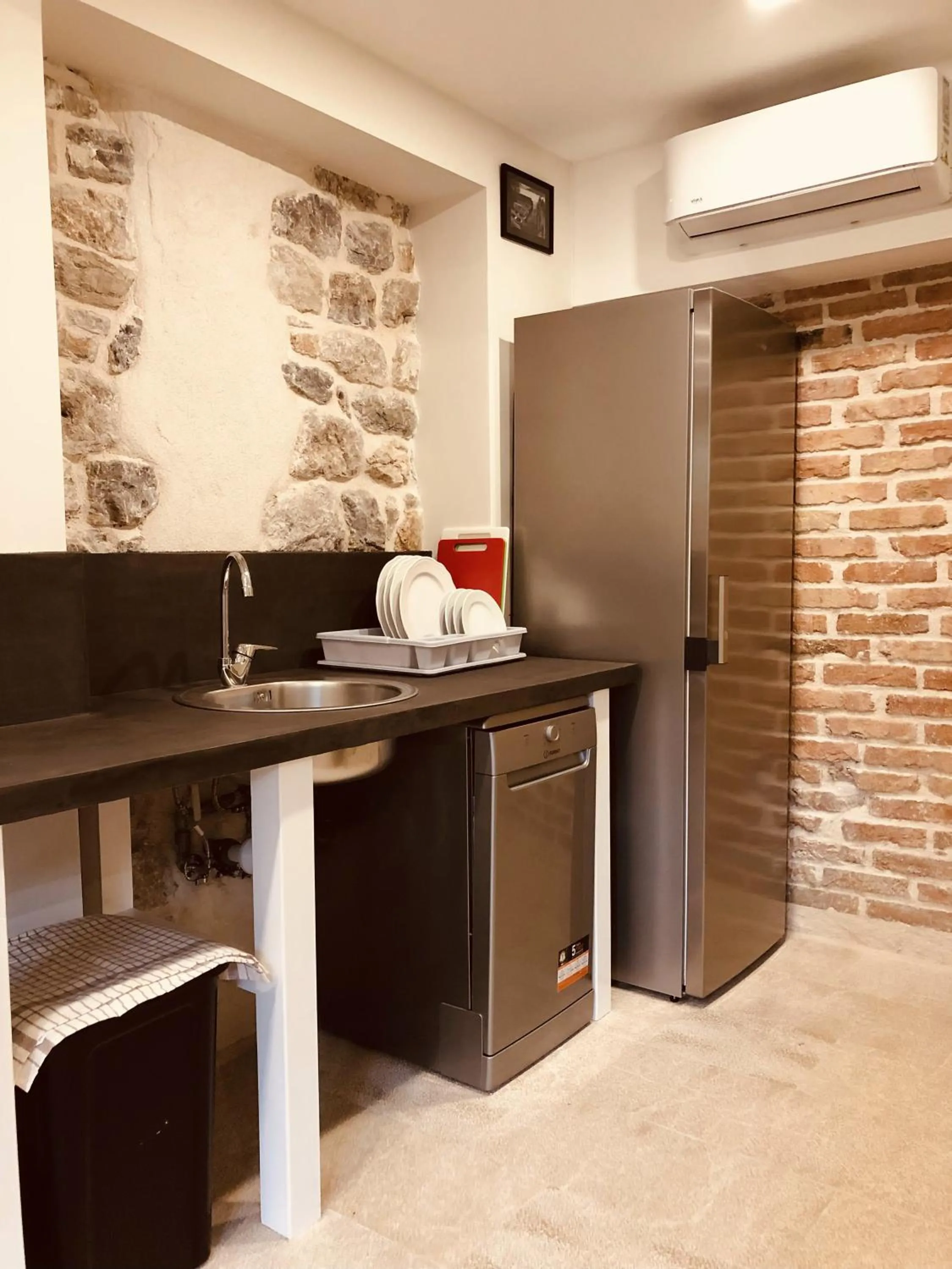 Communal lounge/ TV room in Guesthouse Giraffe