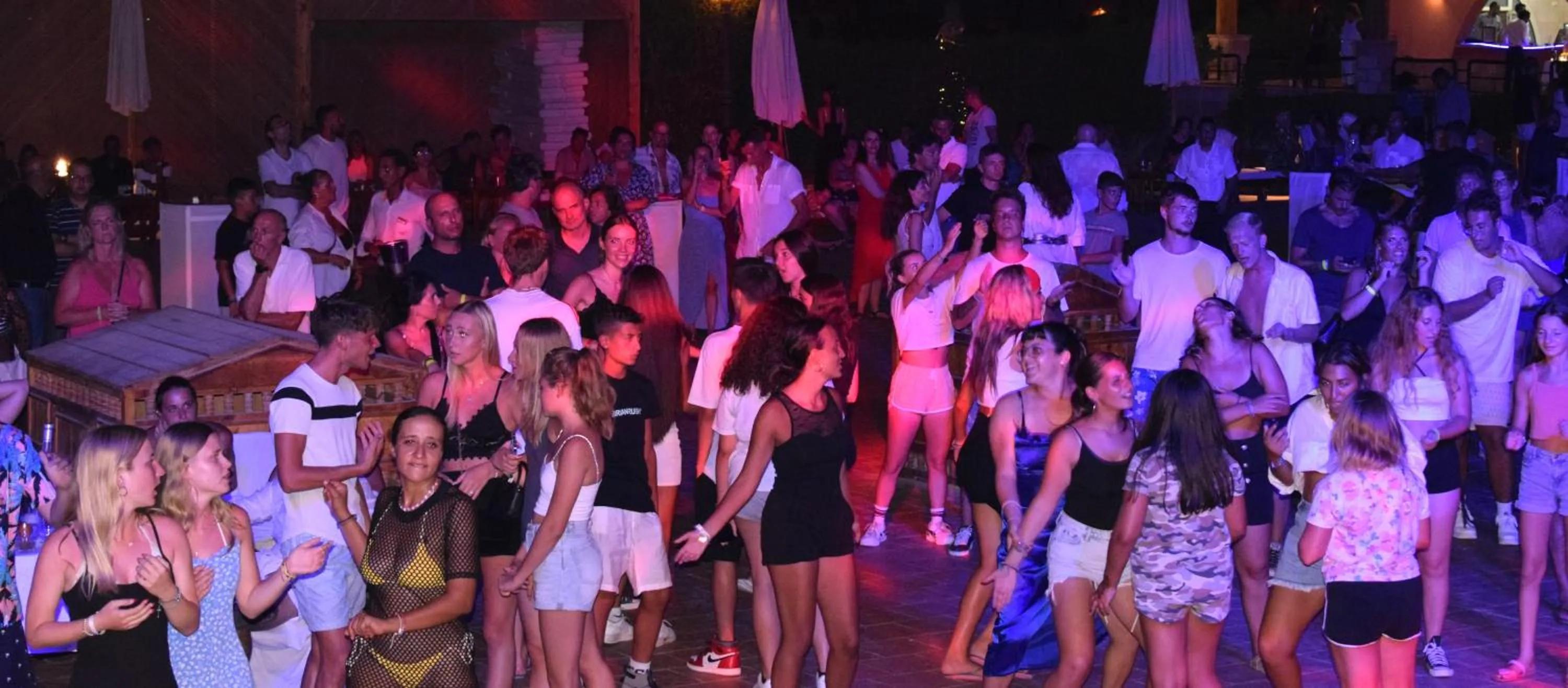 Entertainment in Dream Lagoon Resort & Aqua Park