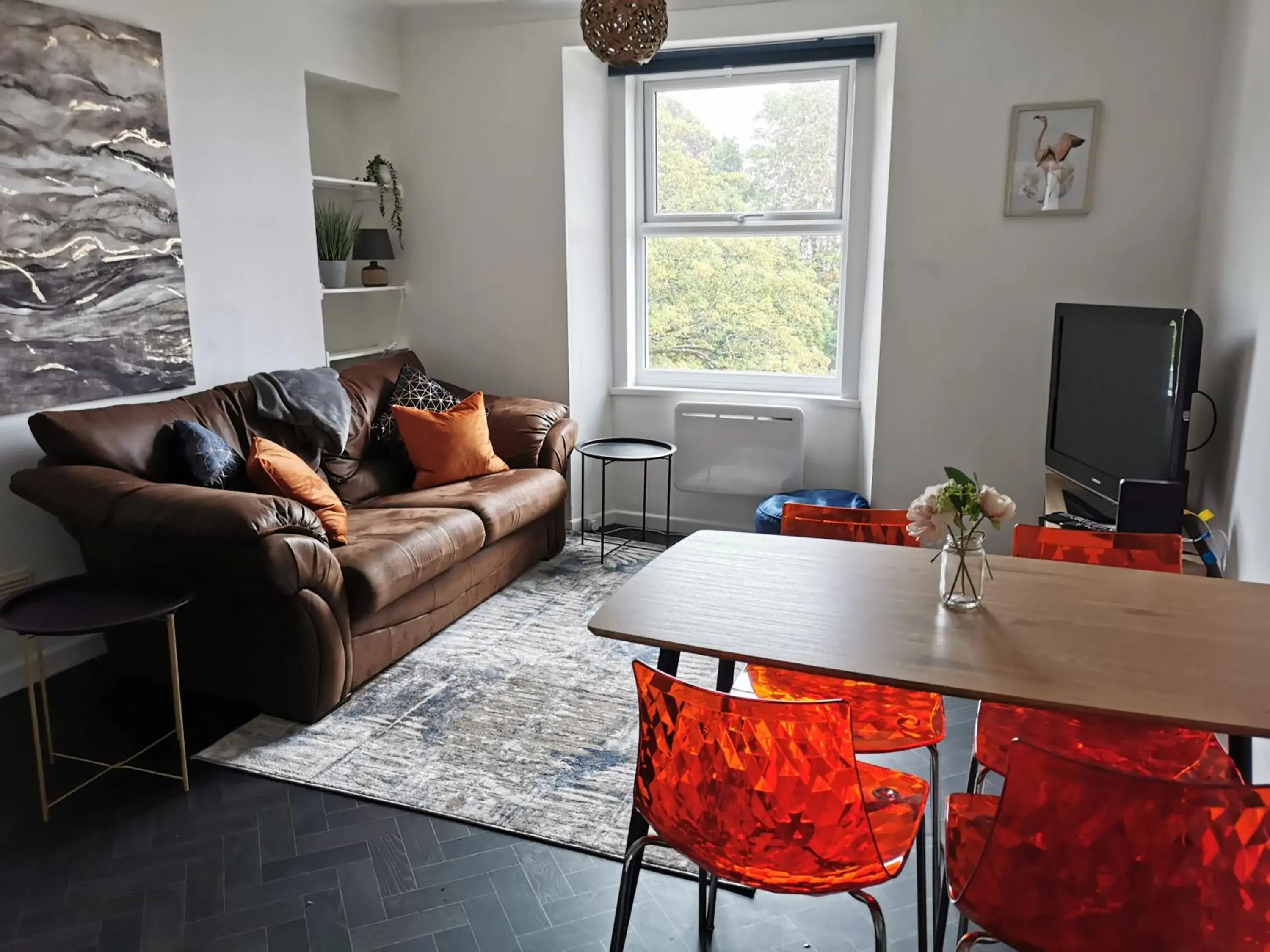 2 Bed - Sleeps 4 - Sea Views - Free Parking 2 Bed - Sleeps 4 - Sea Views - Free Parking