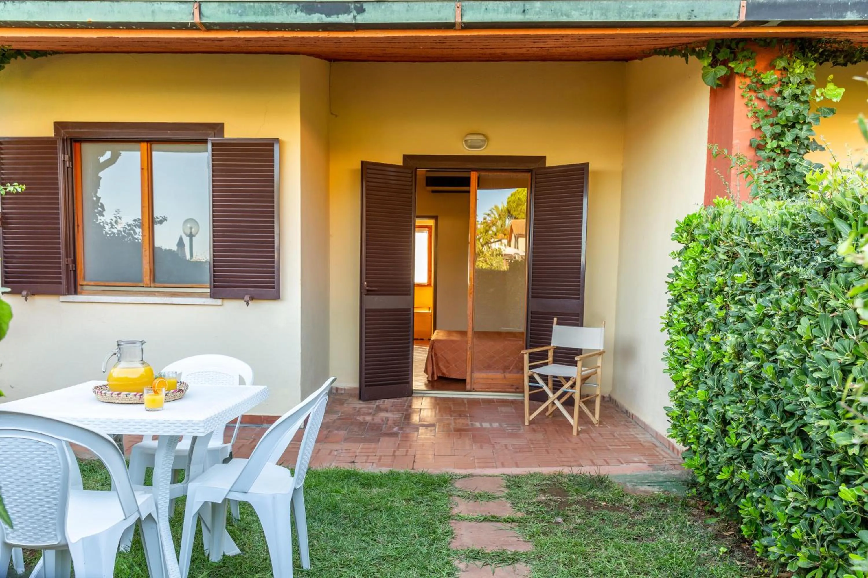 Photo of the whole room in Argentario Osa Resort