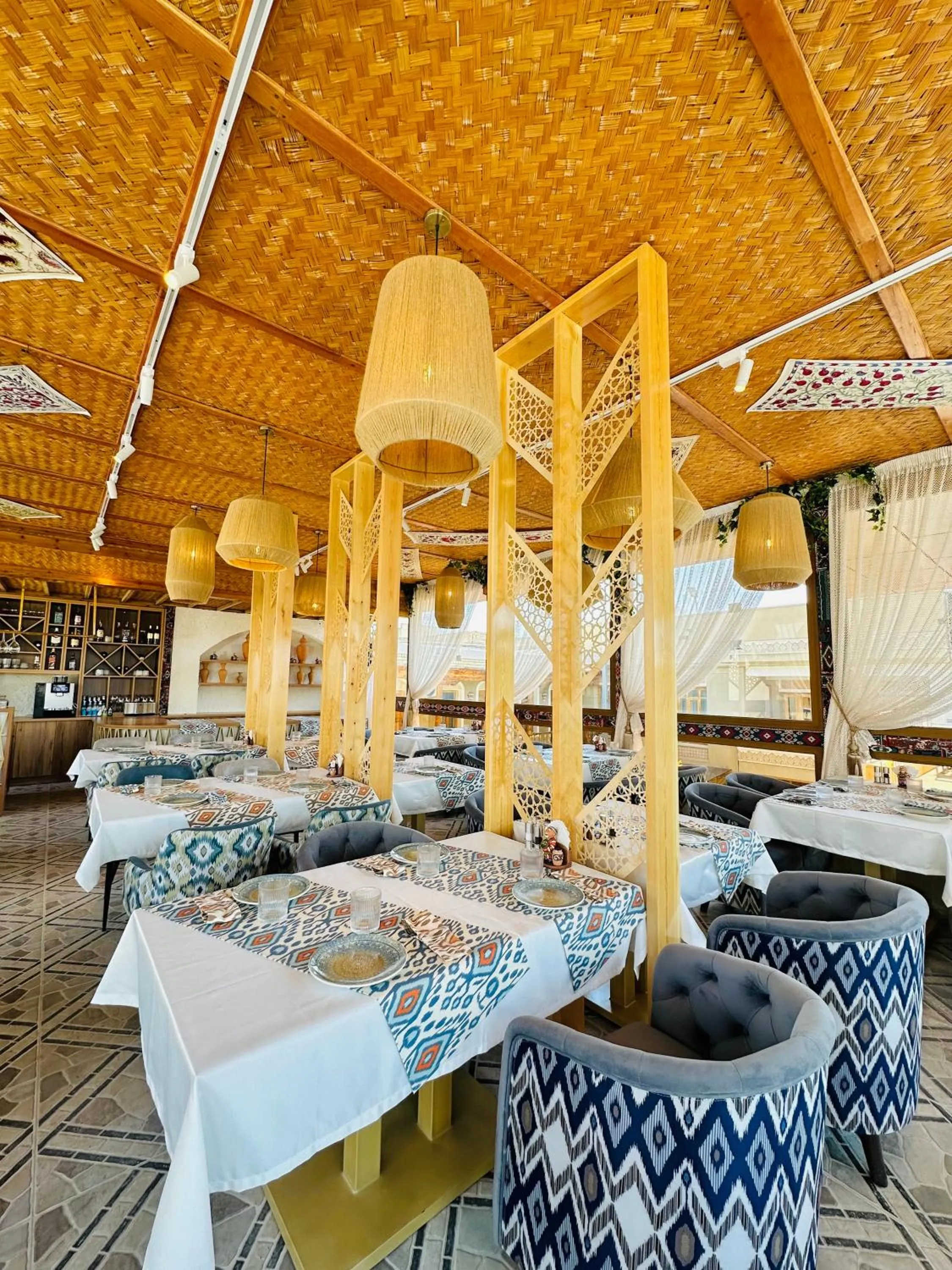 Restaurant/places to eat in Zargaron Boutique
