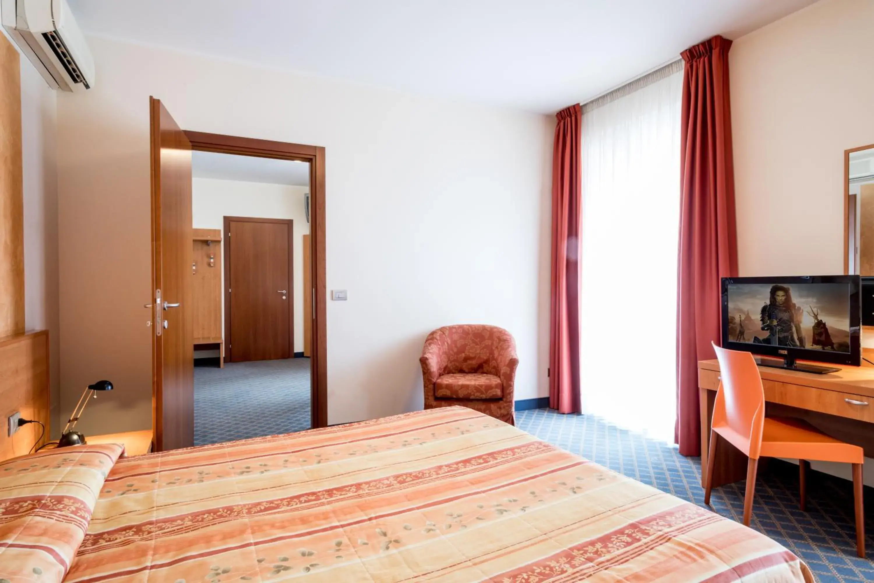 Superior Double Room with Lake View in Hotel San Vito Superior Double Room with Lake View in Hotel San Vito