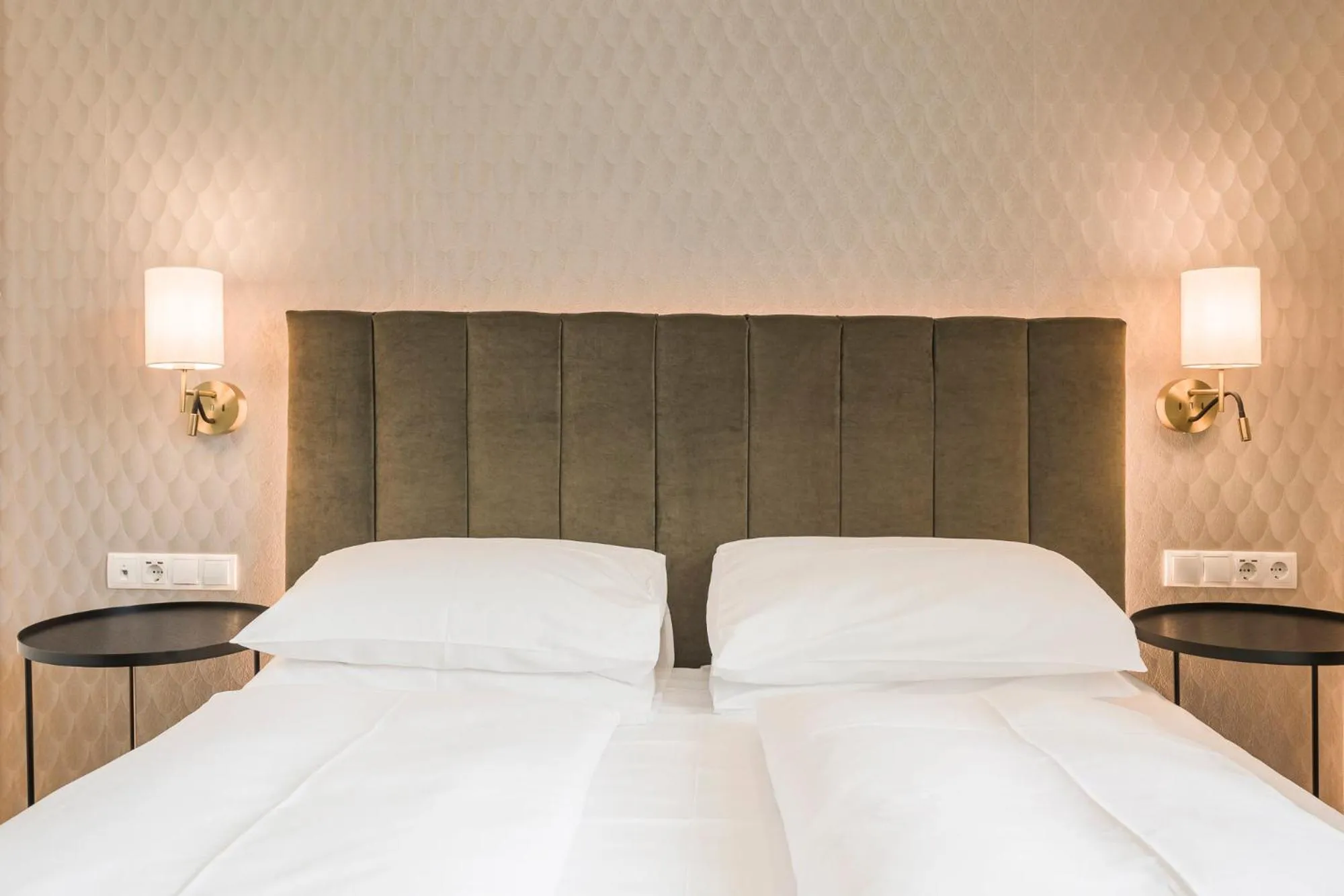 Photo of the whole room, Bed in Hotel Europa Splendid