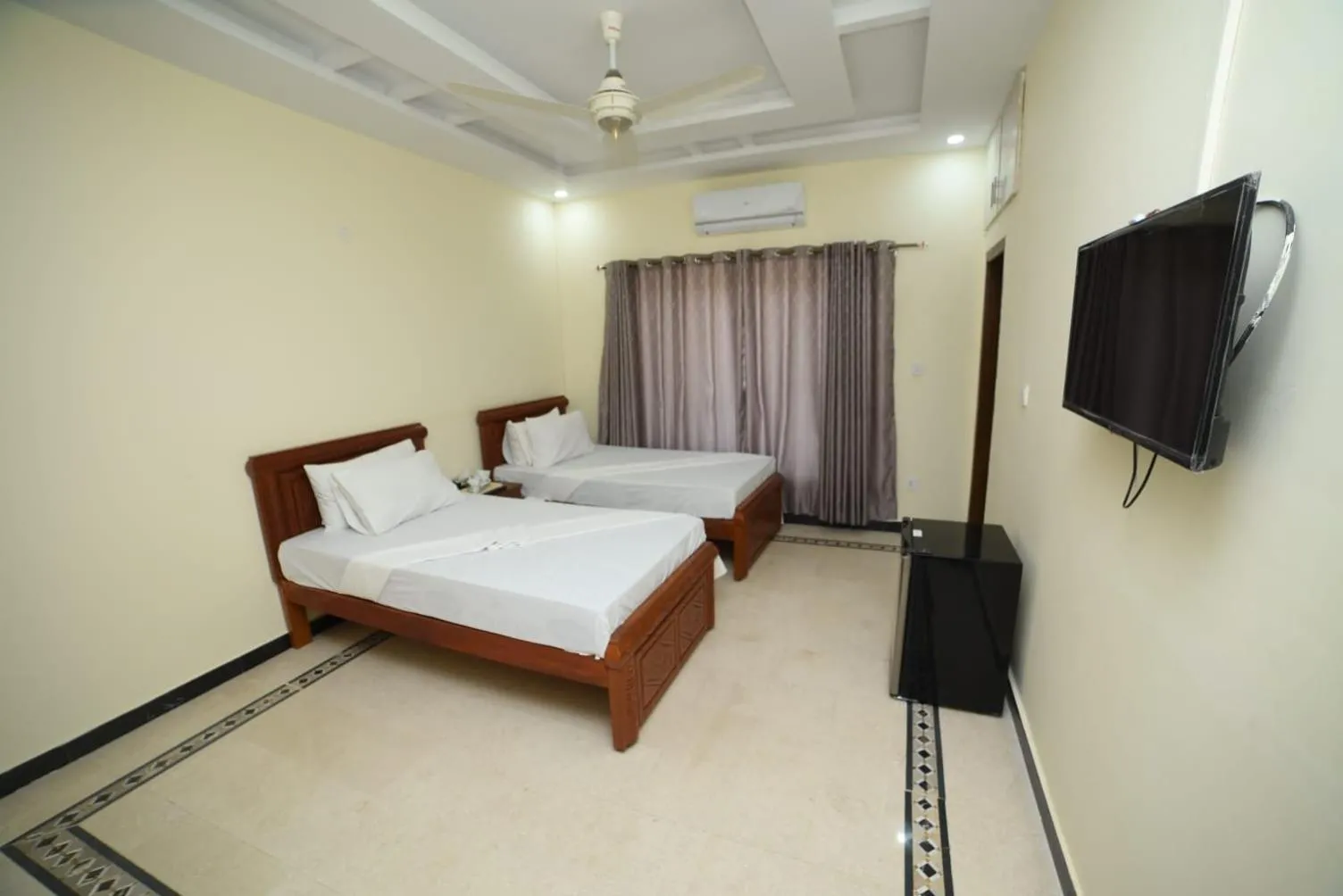 Royal Blue inn Hotel