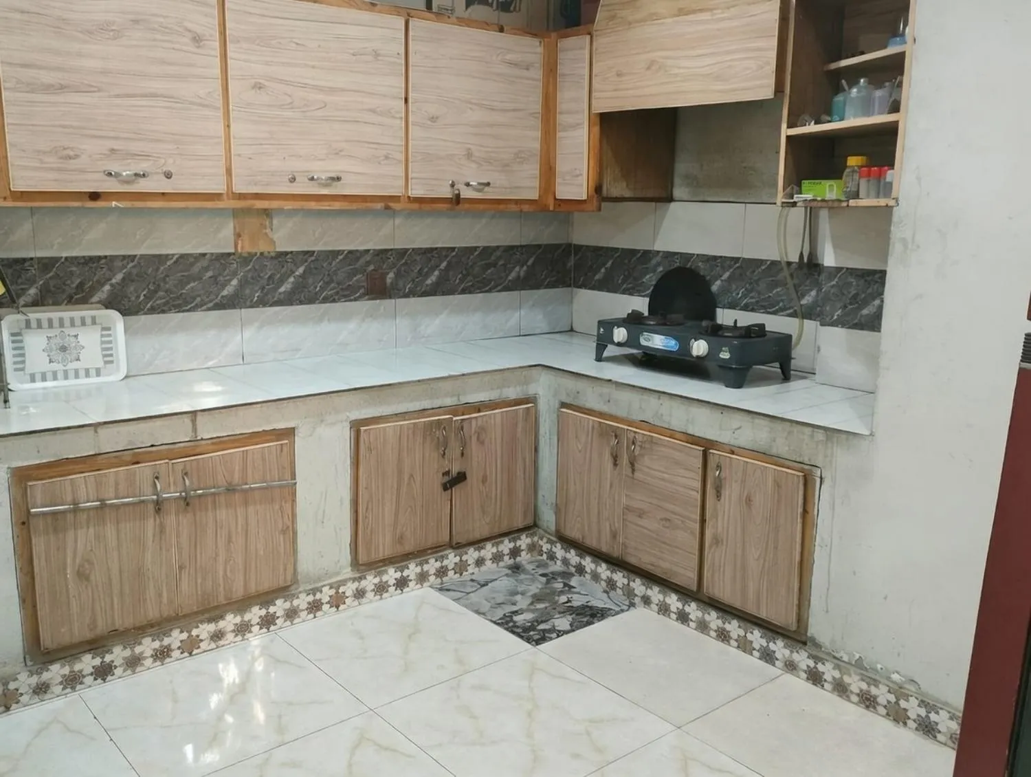 Kitchen or kitchenette in Royal Blue inn Hotel