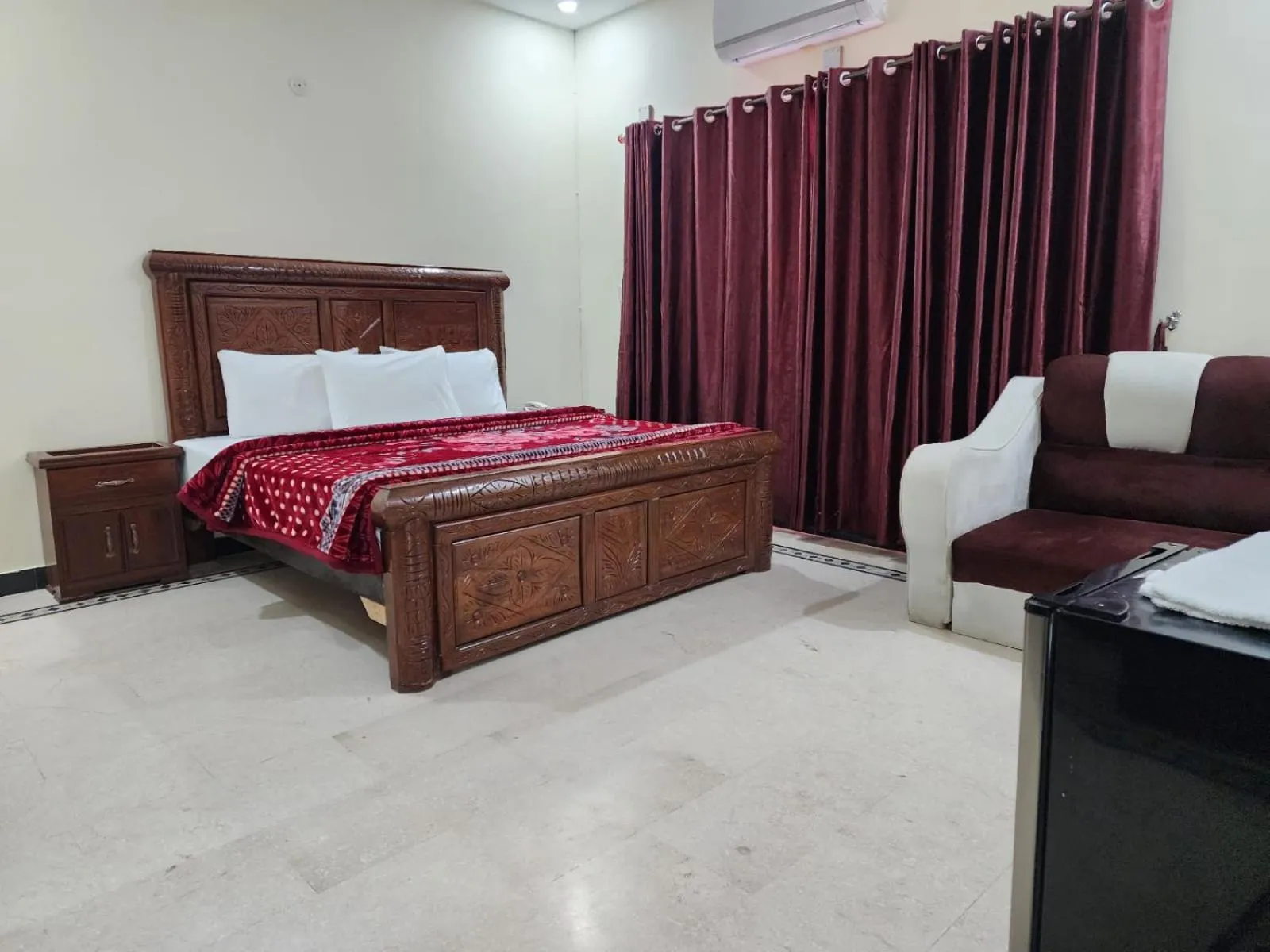 Royal Blue inn Hotel