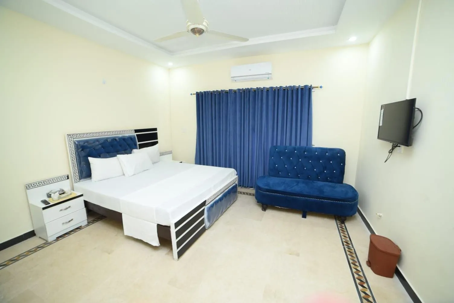 Royal Blue inn Hotel