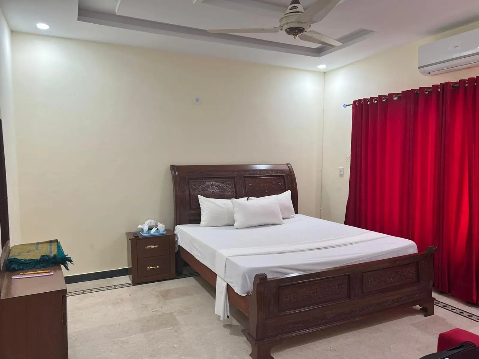 Royal Blue inn Hotel