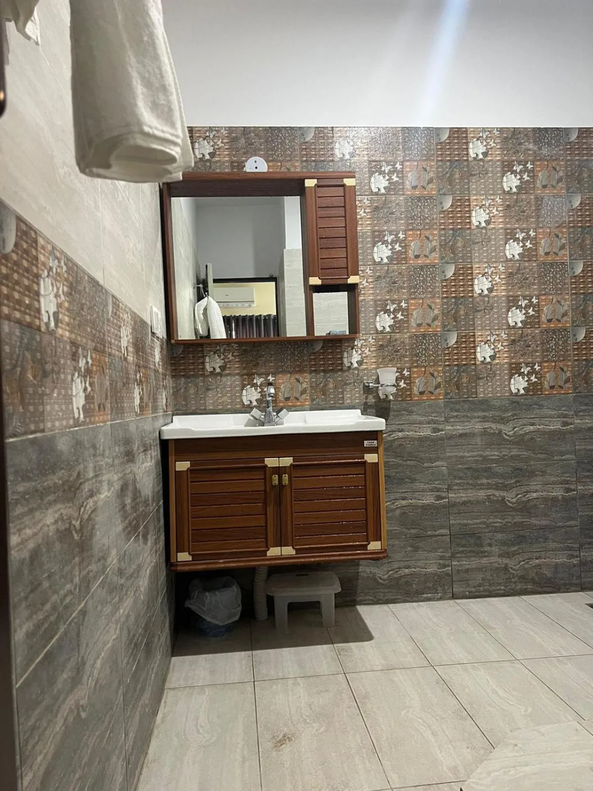 Bathroom in Royal Blue inn Hotel