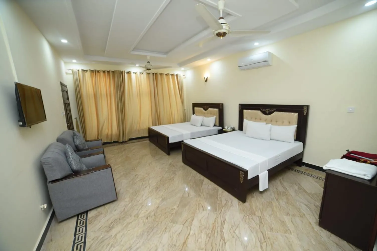 Royal Blue inn Hotel