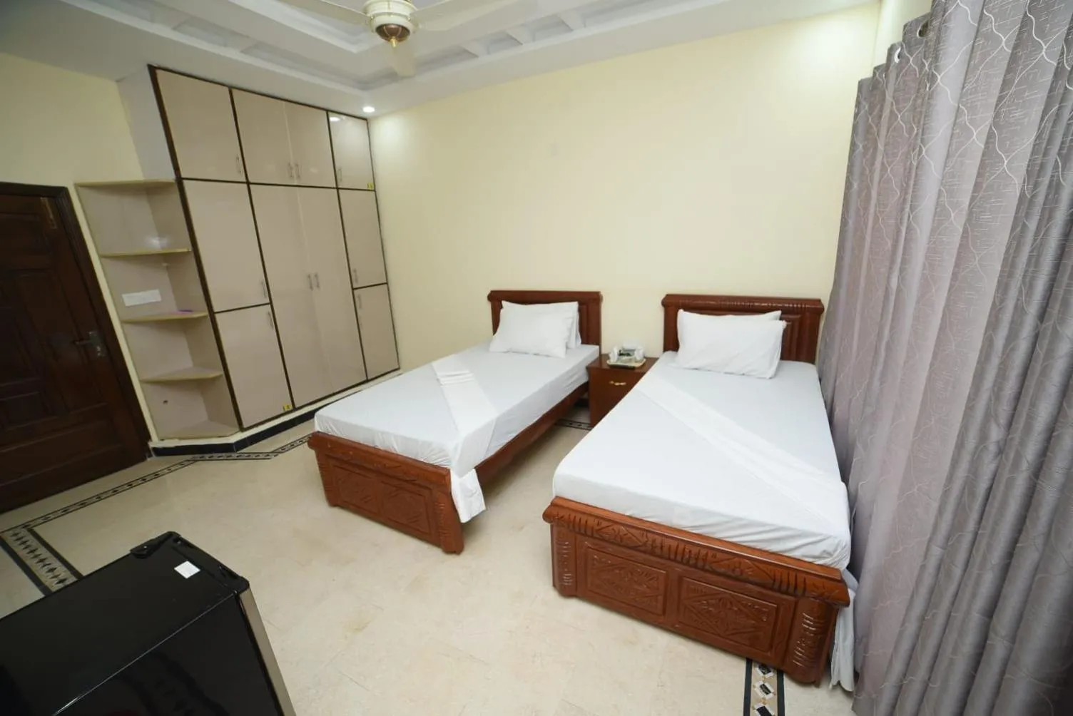 Royal Blue inn Hotel