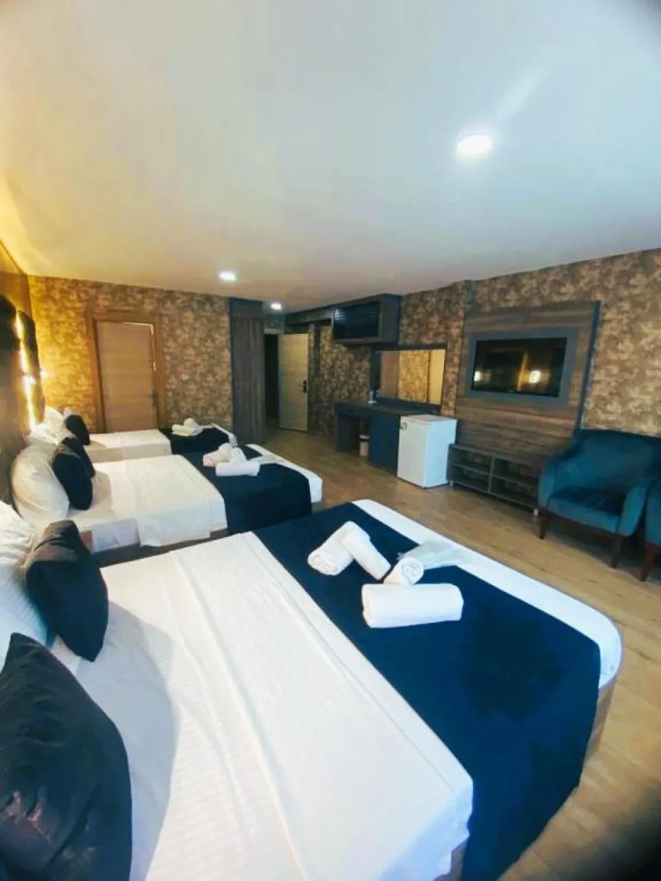 Photo of the whole room, Bed in Nişantaşı Diamond Hotel