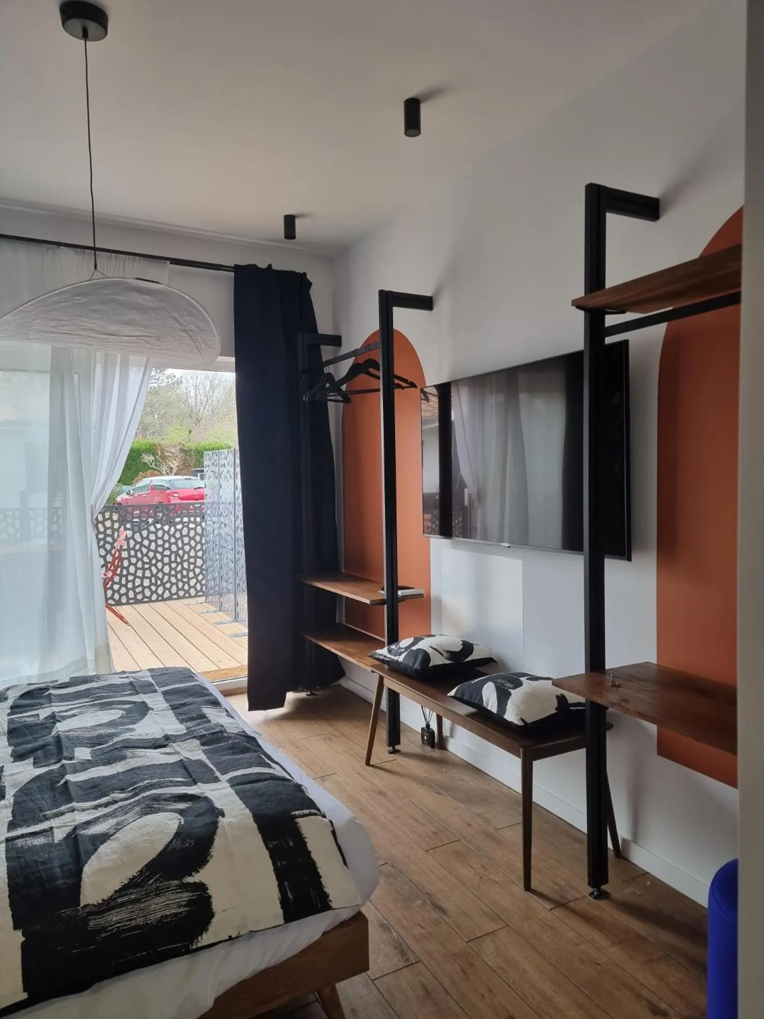 Photo of the whole room, Bed in La Parenthèse du Las, Maison d'hôtes avec Piscine et Spa