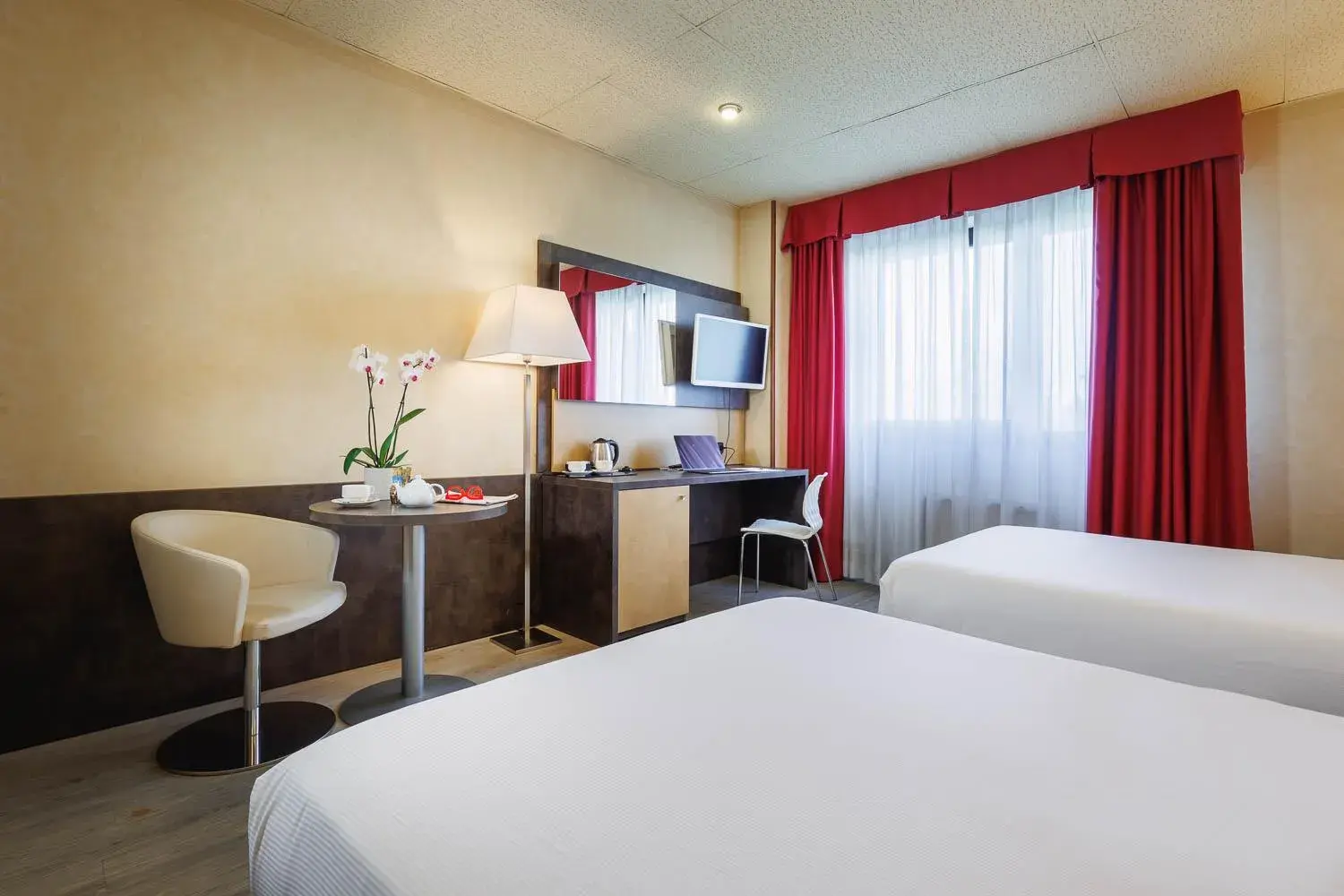 View (from property/room), Bed in JR Hotels Bologna Amadeus View (from property/room), Bed in JR Hotels Bologna Amadeus