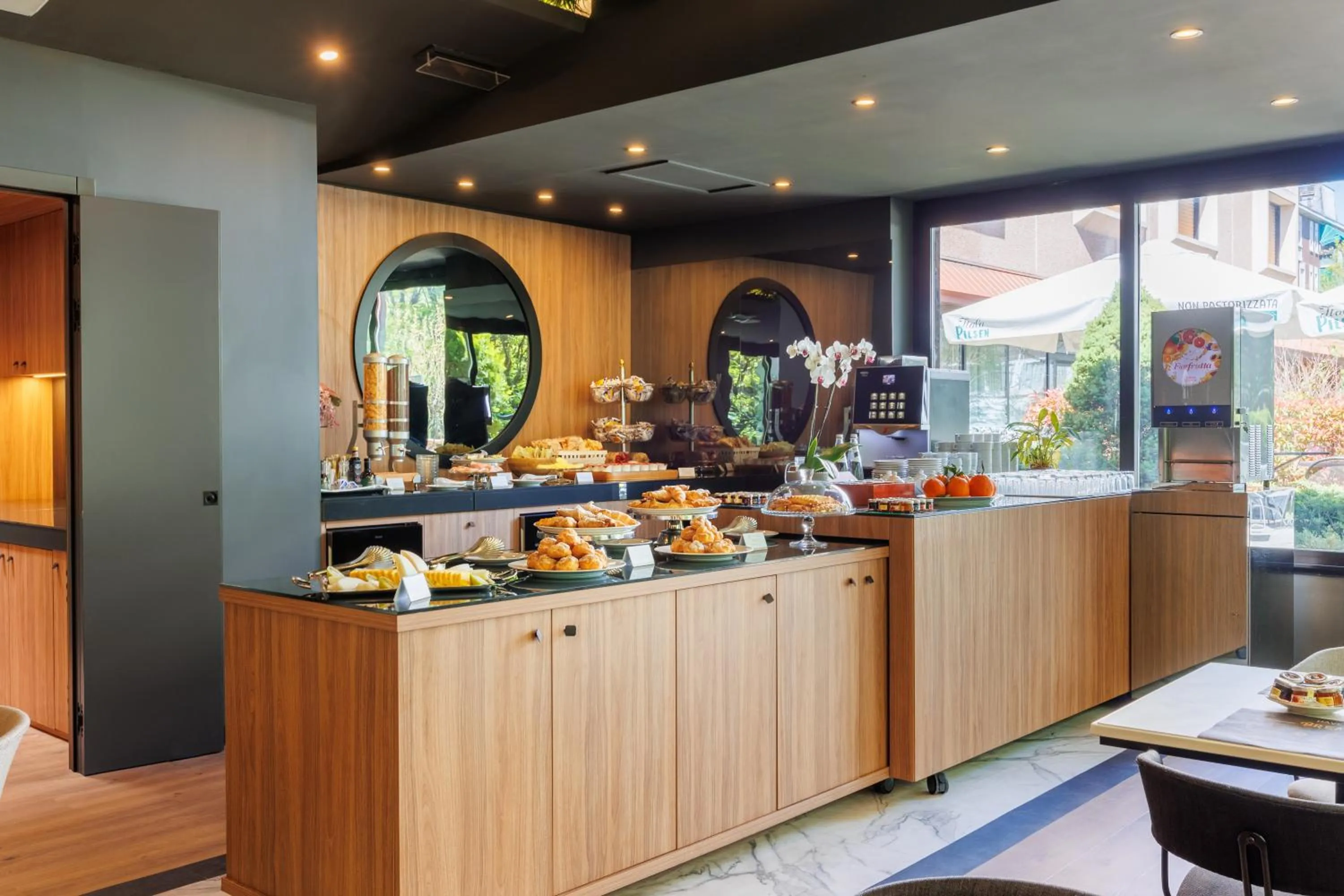 Breakfast in JR Hotels Bologna Amadeus