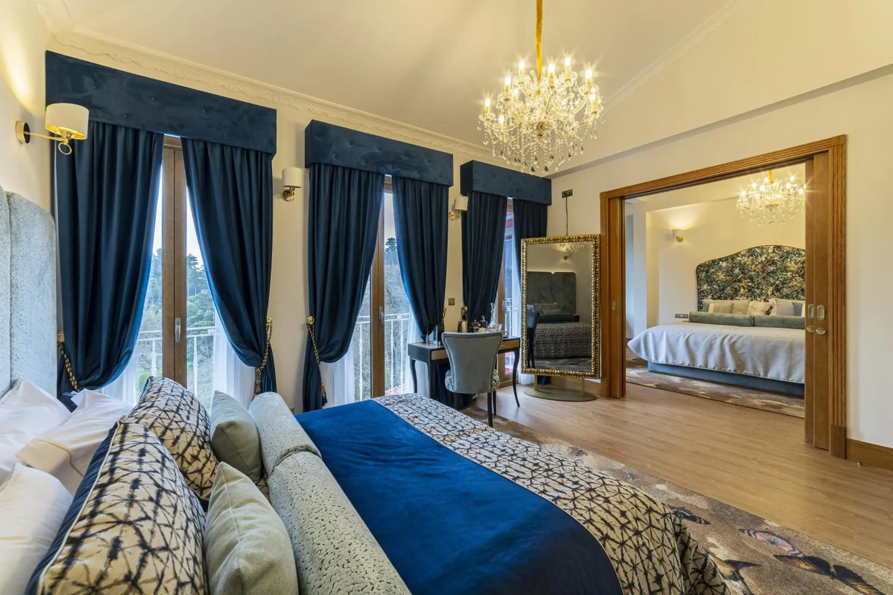 Living room, Bed in Sintra Marmòris Camélia Living room, Bed in Sintra Marmòris Camélia