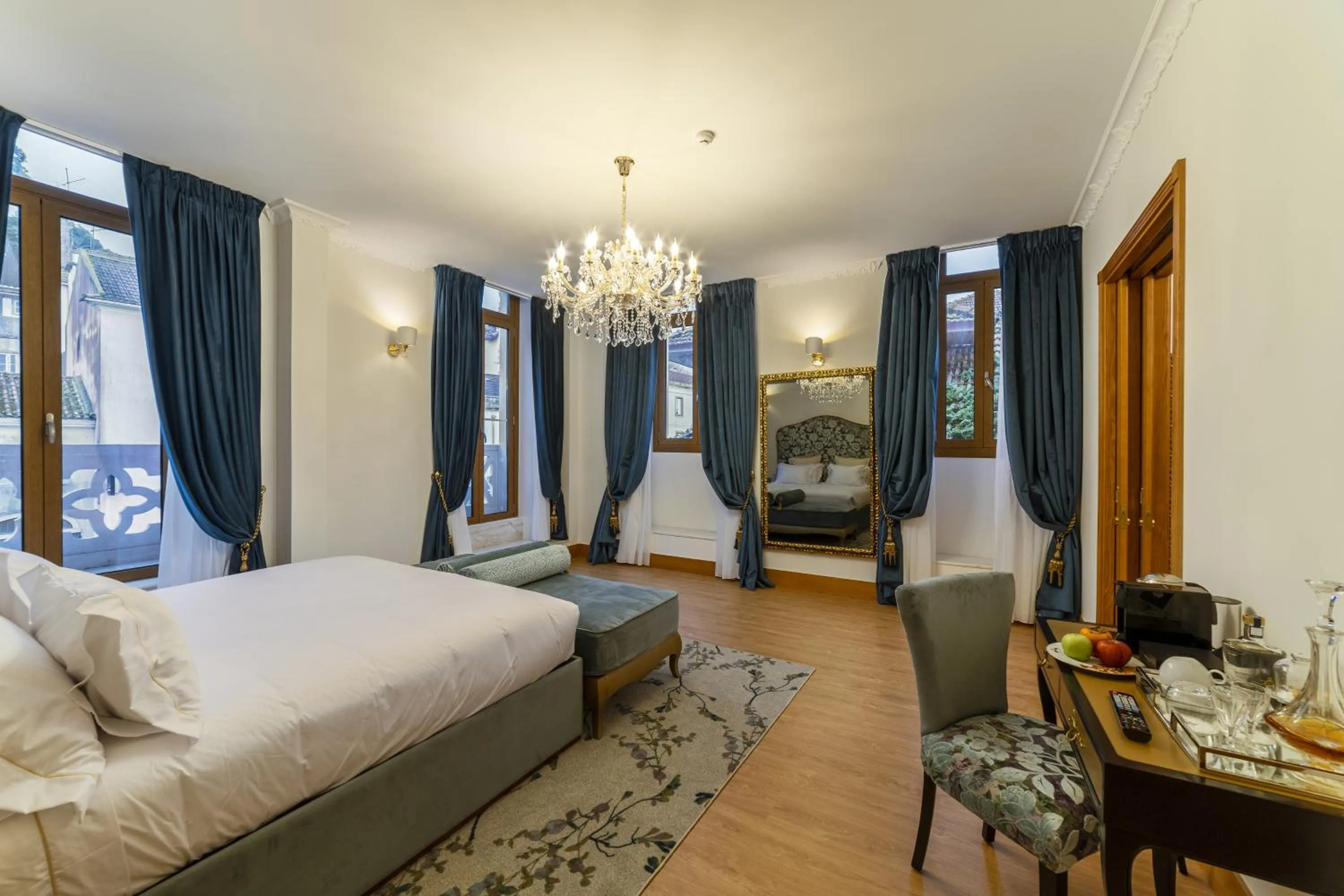 Bedroom, Bed in Sintra Marmòris Camélia