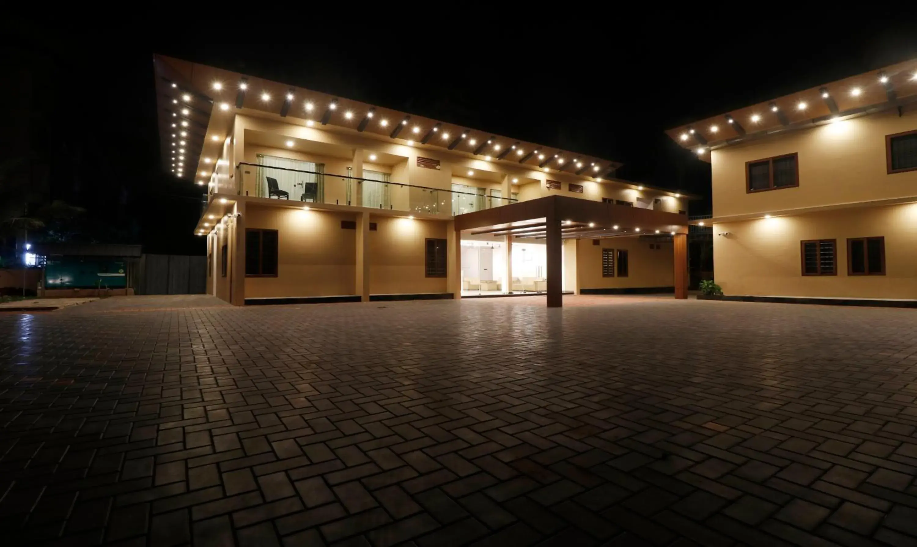 Property building in Treebo Grand Vistara Airport Suites Property building in Treebo Grand Vistara Airport Suites