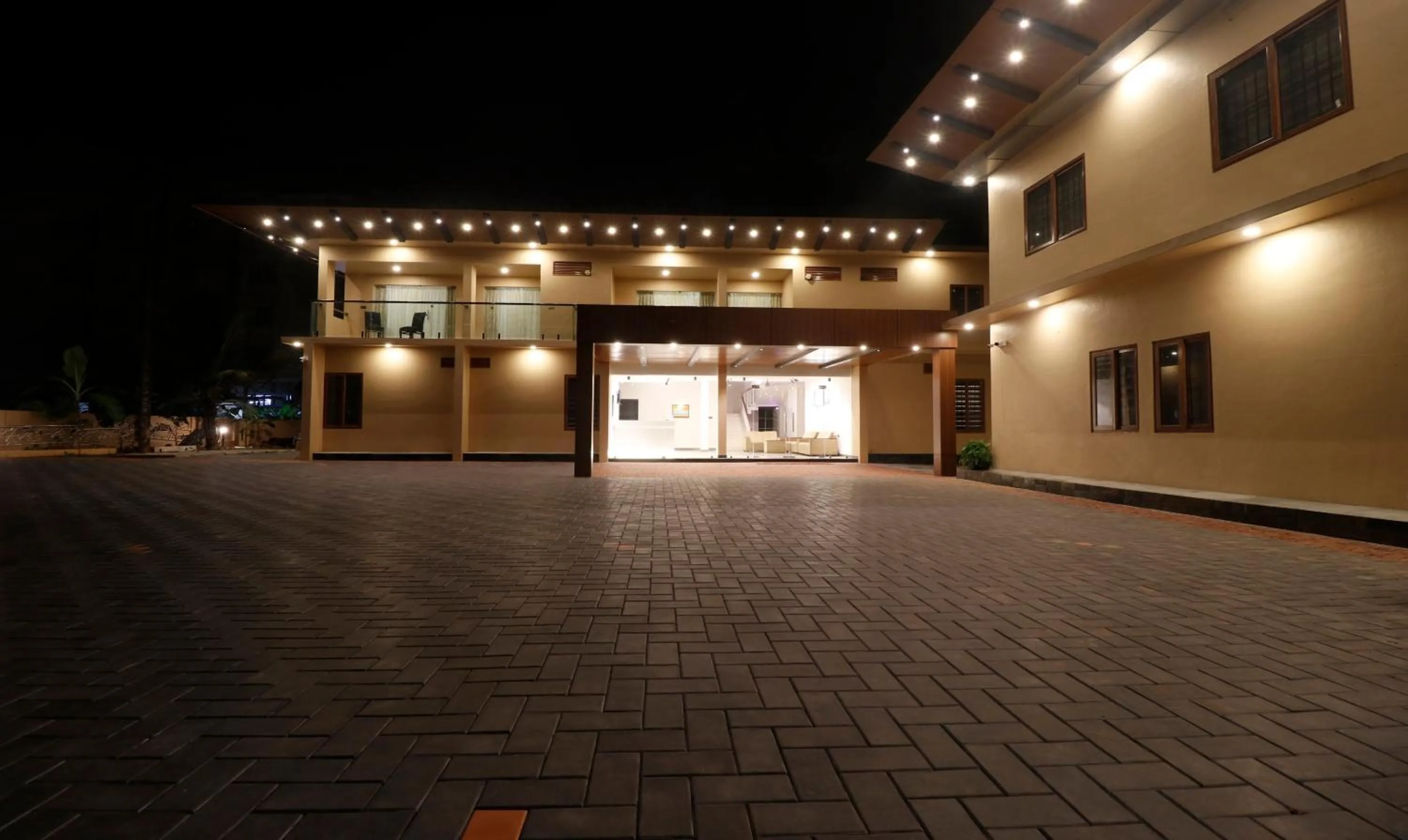 Property building in Treebo Grand Vistara Airport Suites