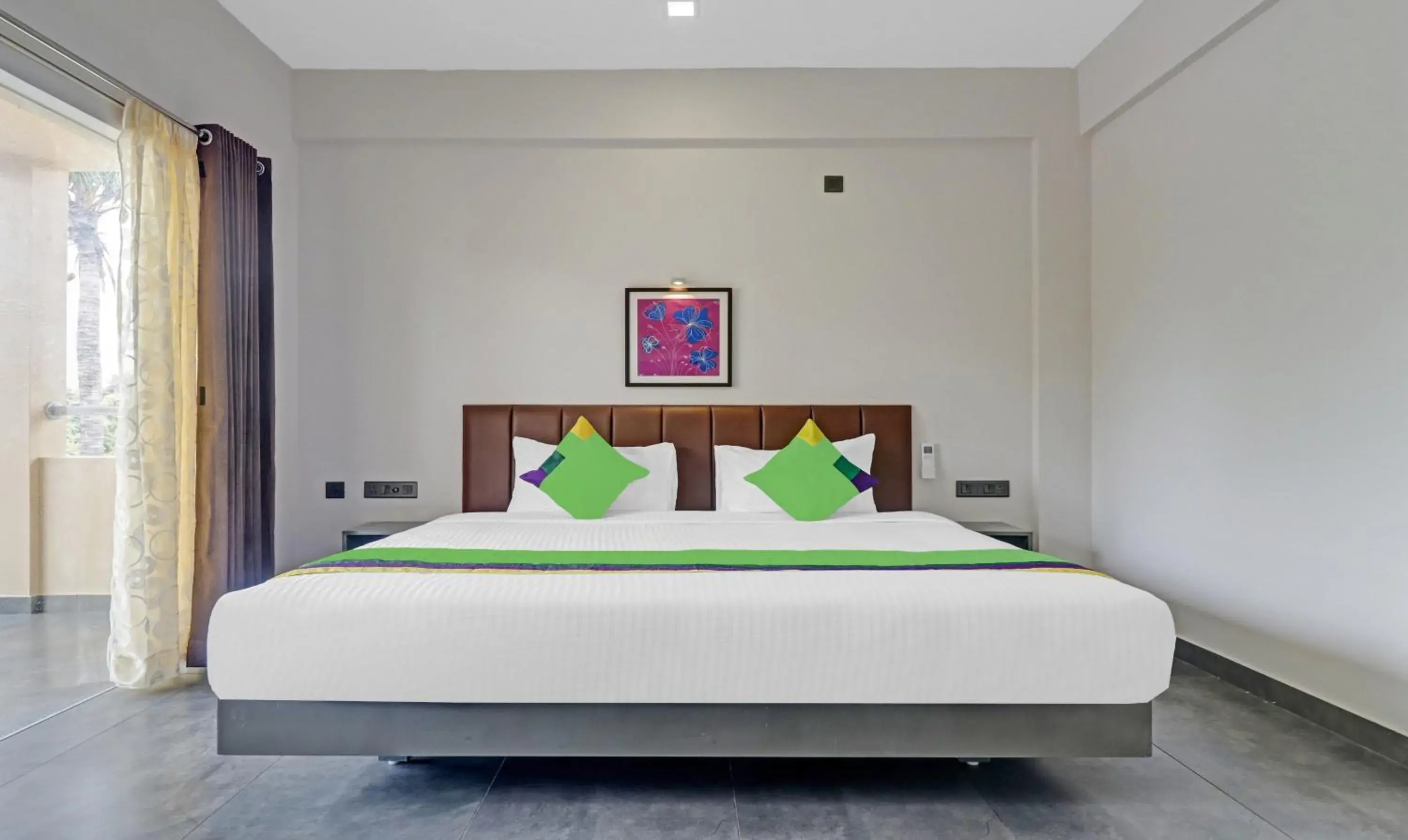 Deluxe Double Room - single occupancy in Treebo Grand Vistara Airport Suites Deluxe Double Room - single occupancy in Treebo Grand Vistara Airport Suites