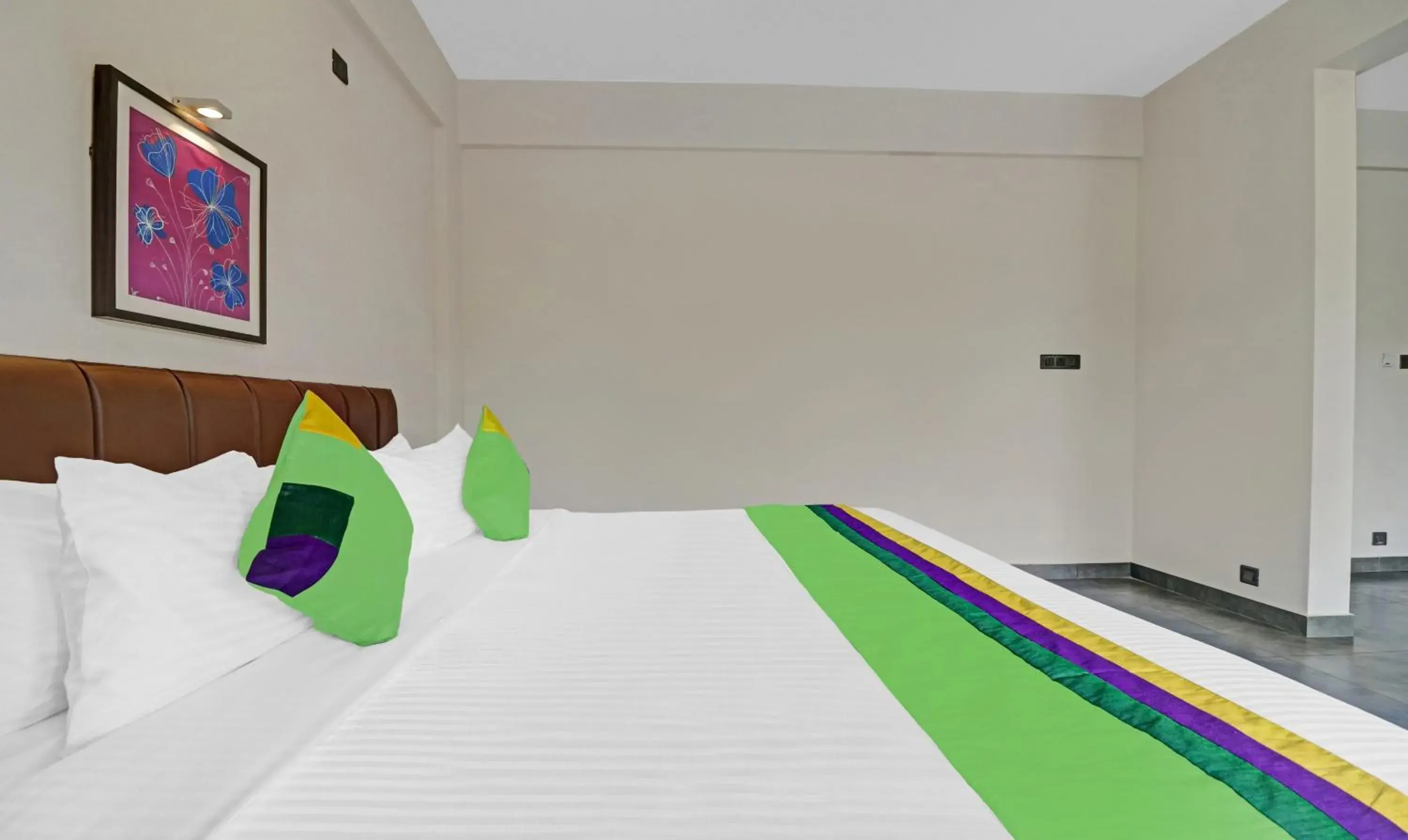 Deluxe Double Room - single occupancy in Treebo Grand Vistara Airport Suites Deluxe Double Room - single occupancy in Treebo Grand Vistara Airport Suites