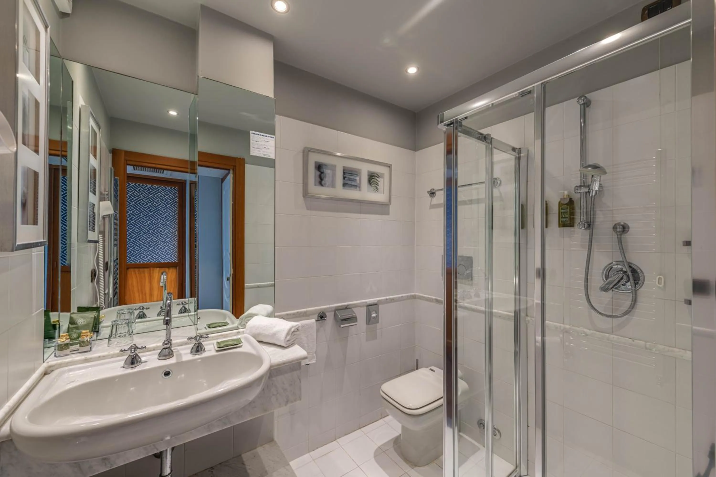 Bathroom in Hotel Vis à Vis