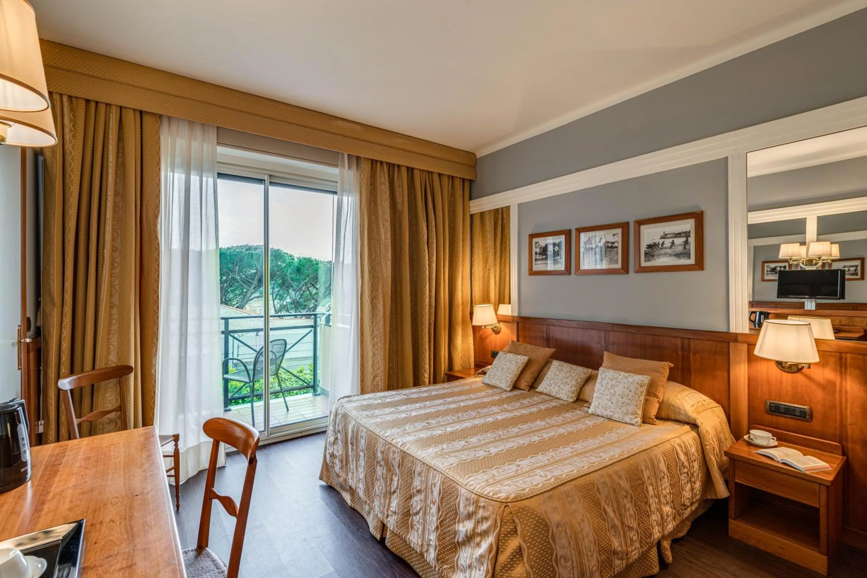 Bedroom, Bed in Hotel Vis à Vis