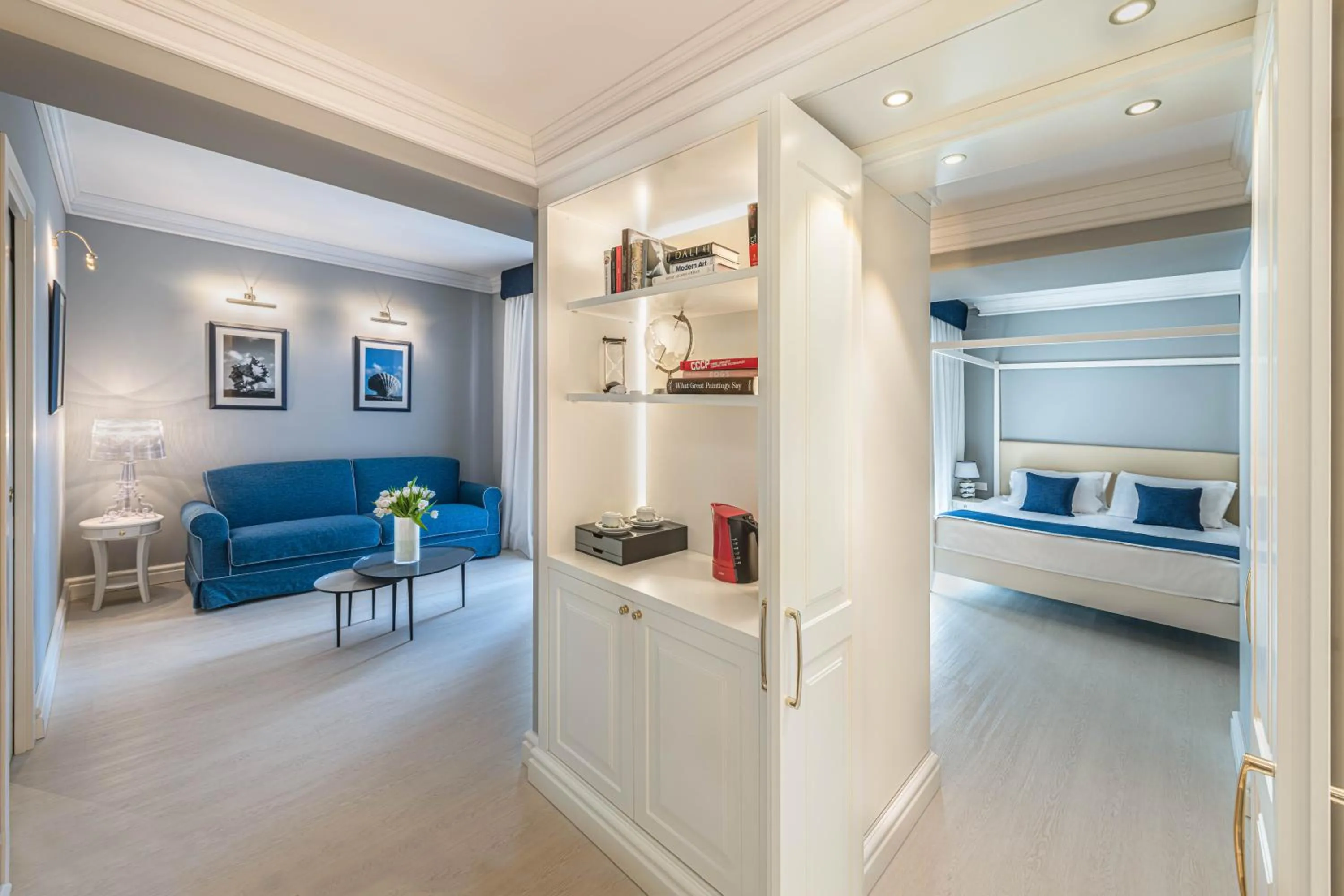 Seating area, Bed in Hotel Vis à Vis