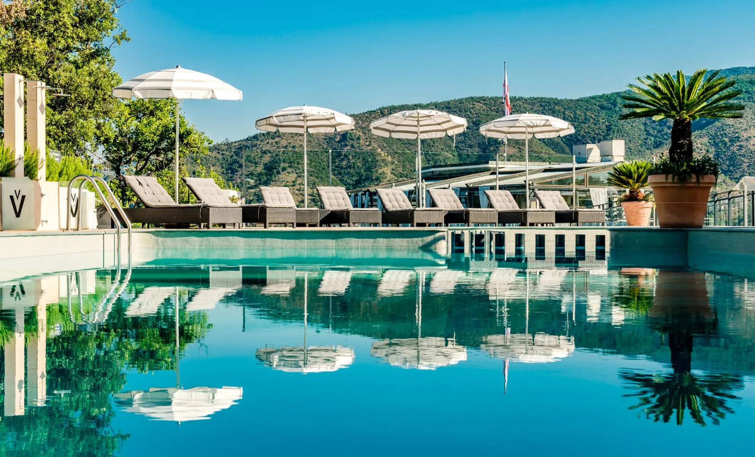 Swimming pool in Hotel Vis à Vis