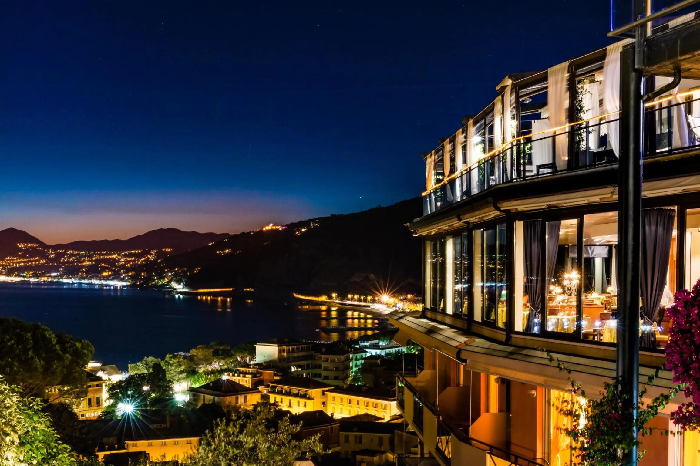 Property building in Hotel Vis à Vis