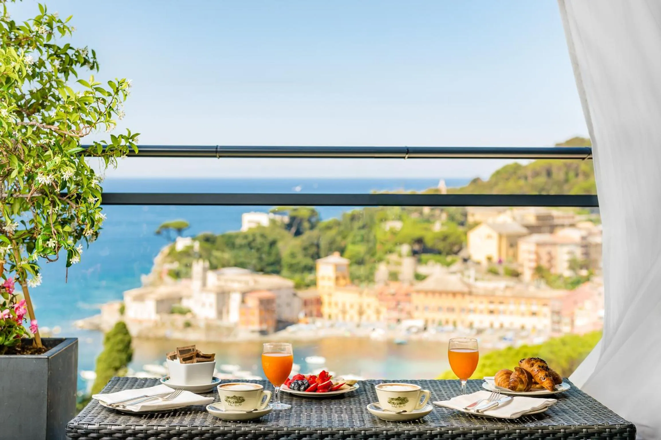 Lounge or bar in Hotel Vis à Vis