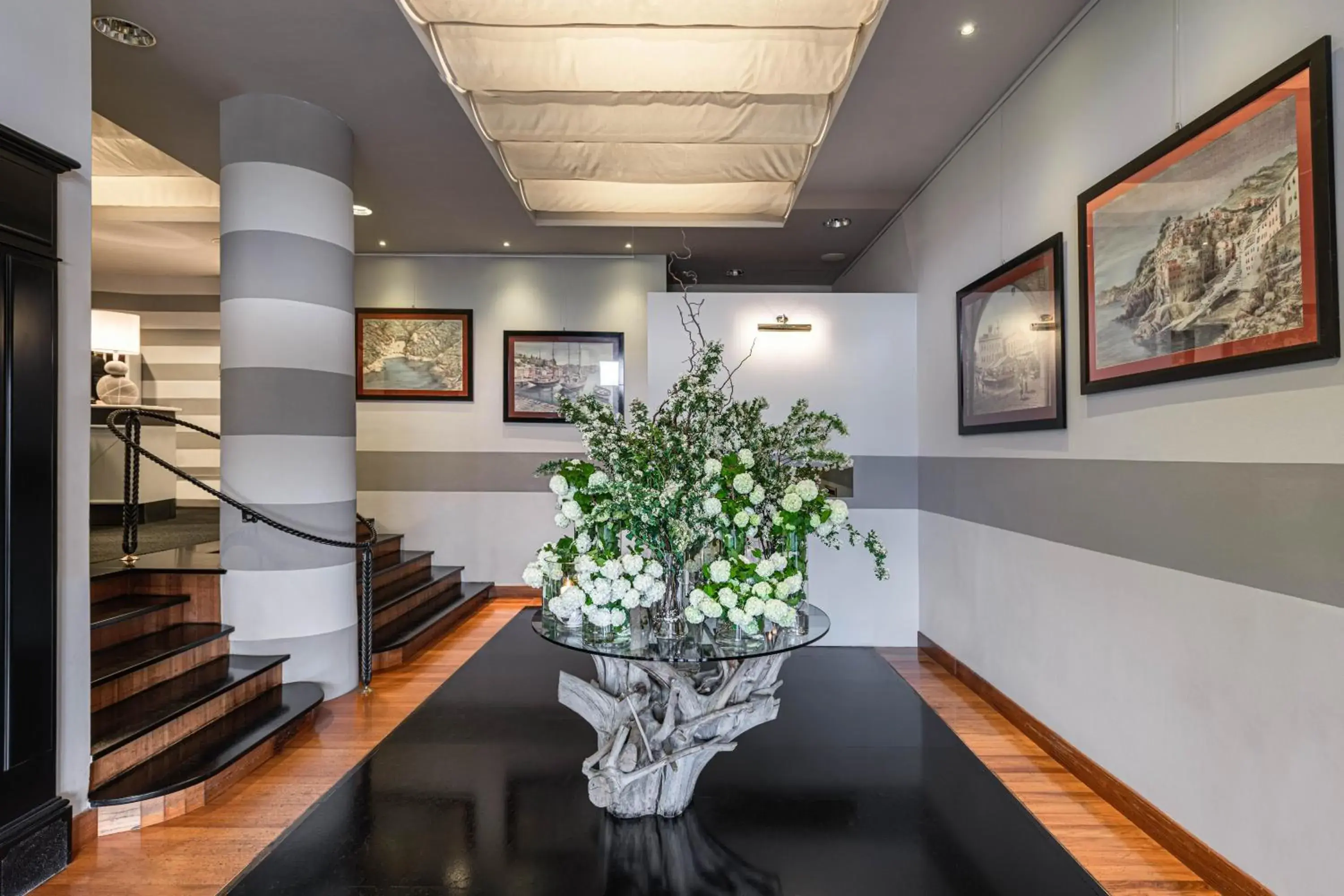 Lobby or reception in Hotel Vis à Vis Lobby or reception in Hotel Vis à Vis