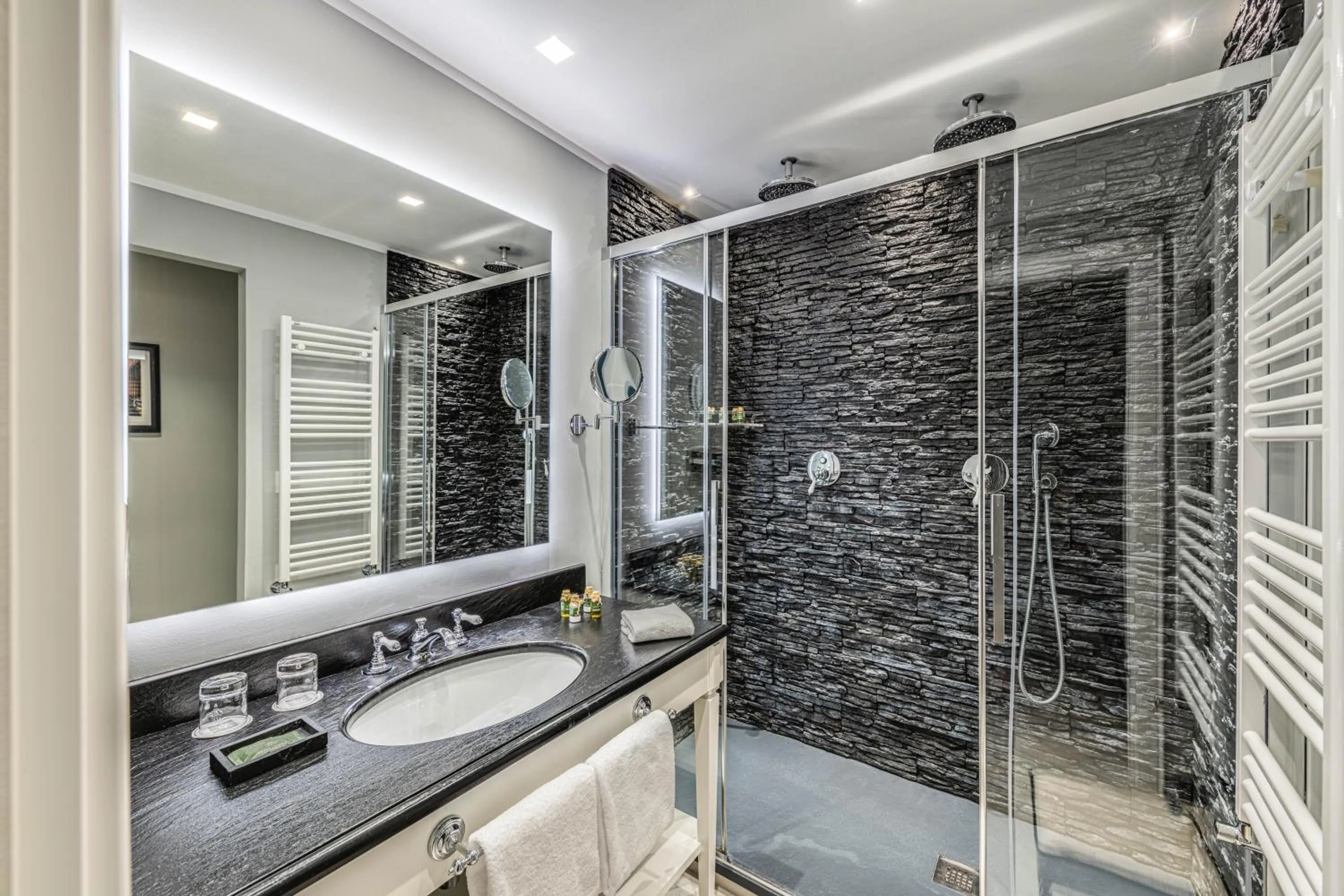 Bathroom in Hotel Vis à Vis