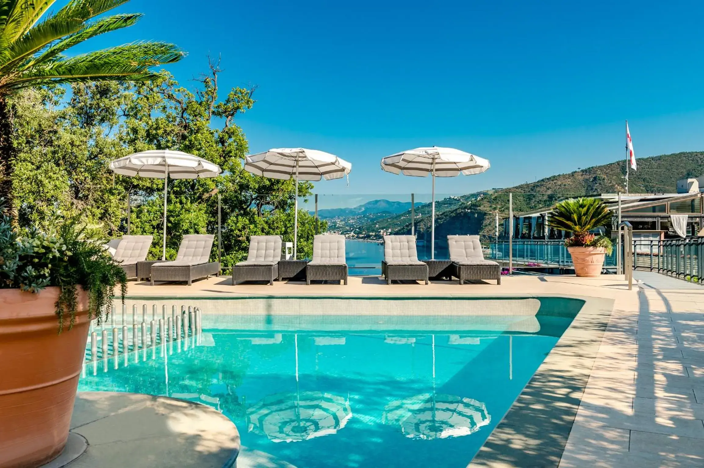 Swimming pool in Hotel Vis à Vis Swimming pool in Hotel Vis à Vis