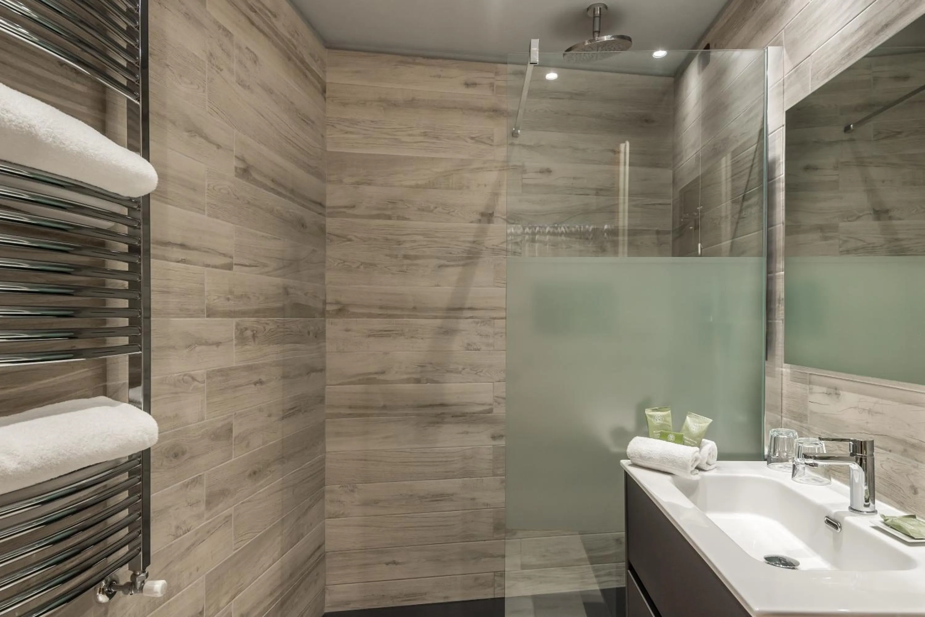 Shower in Hotel Vis à Vis