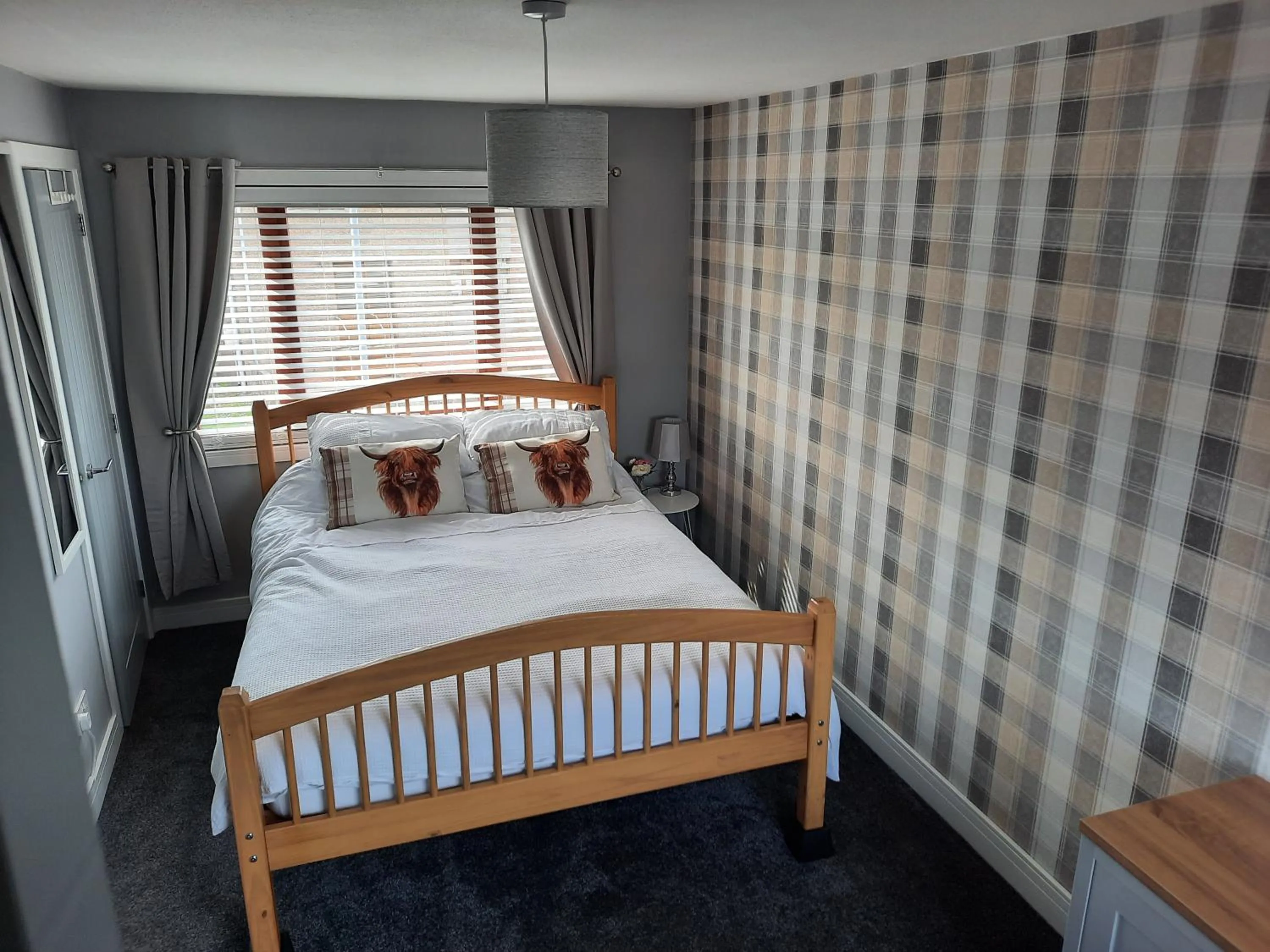 Ella's Hoose