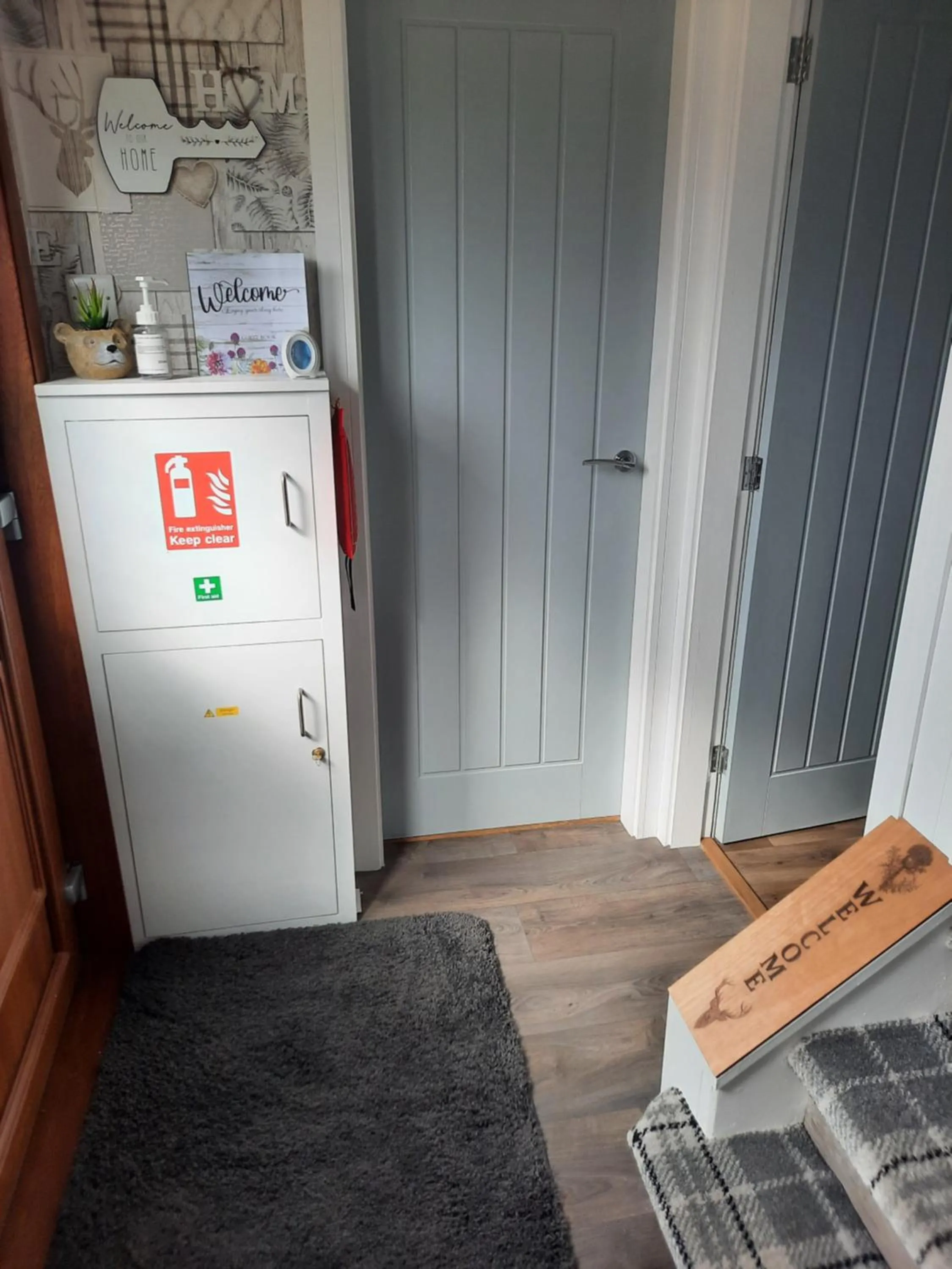 Ella's Hoose
