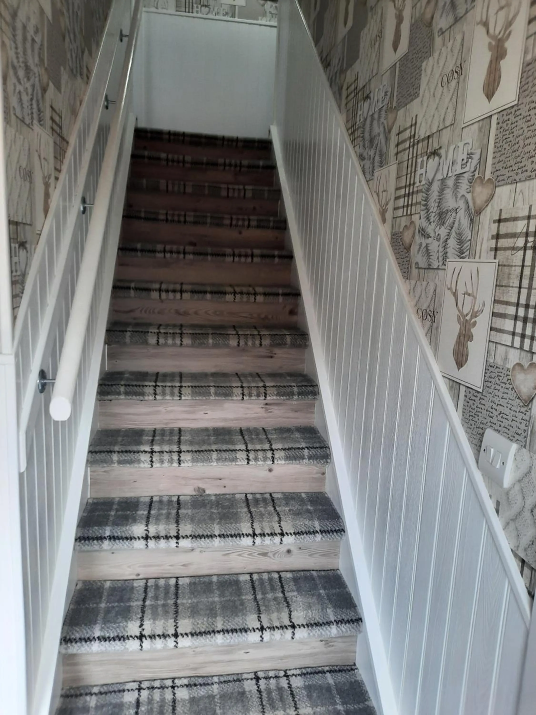 Ella's Hoose