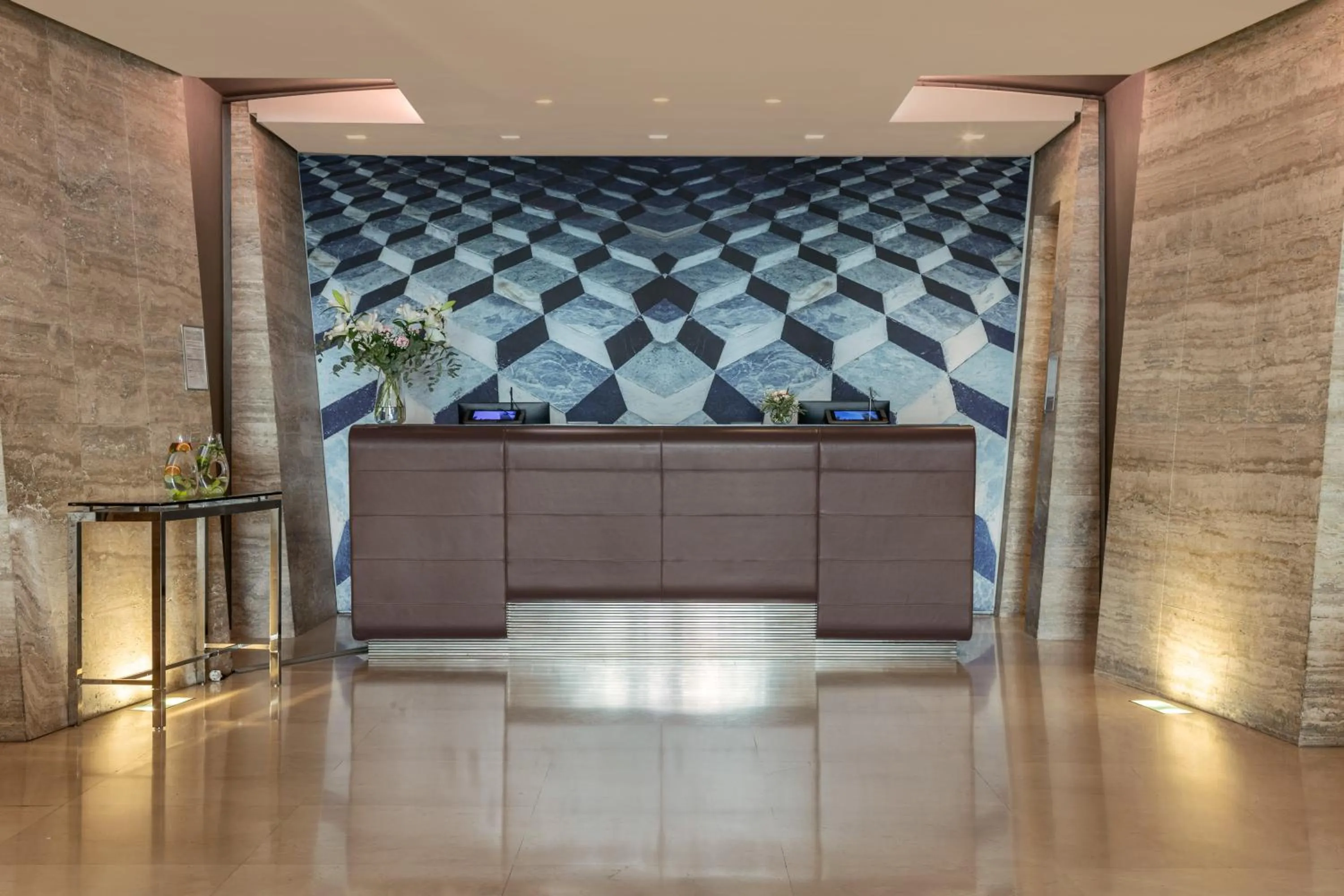 Lobby or reception in Meliá Genova