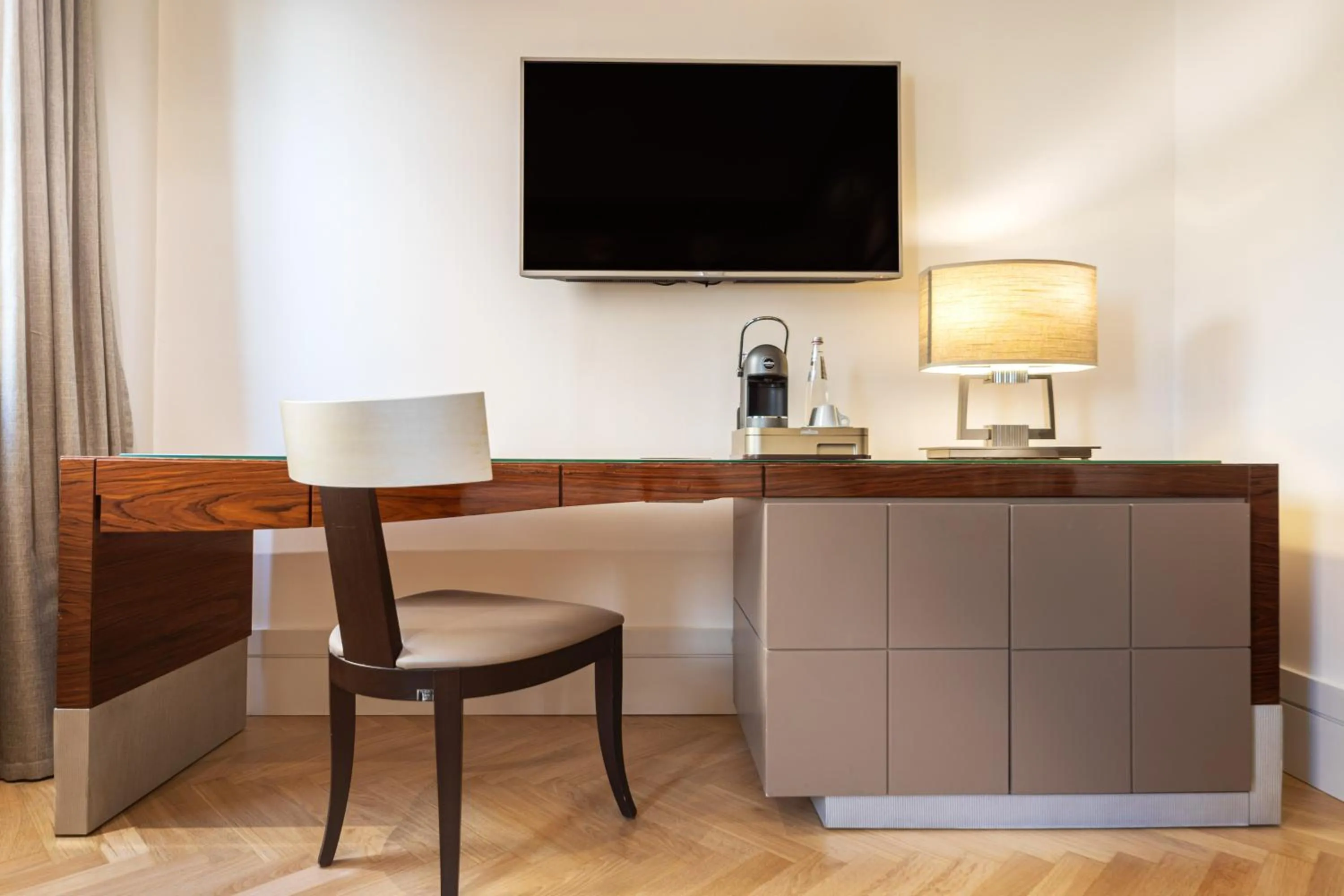 TV and multimedia in Meliá Genova